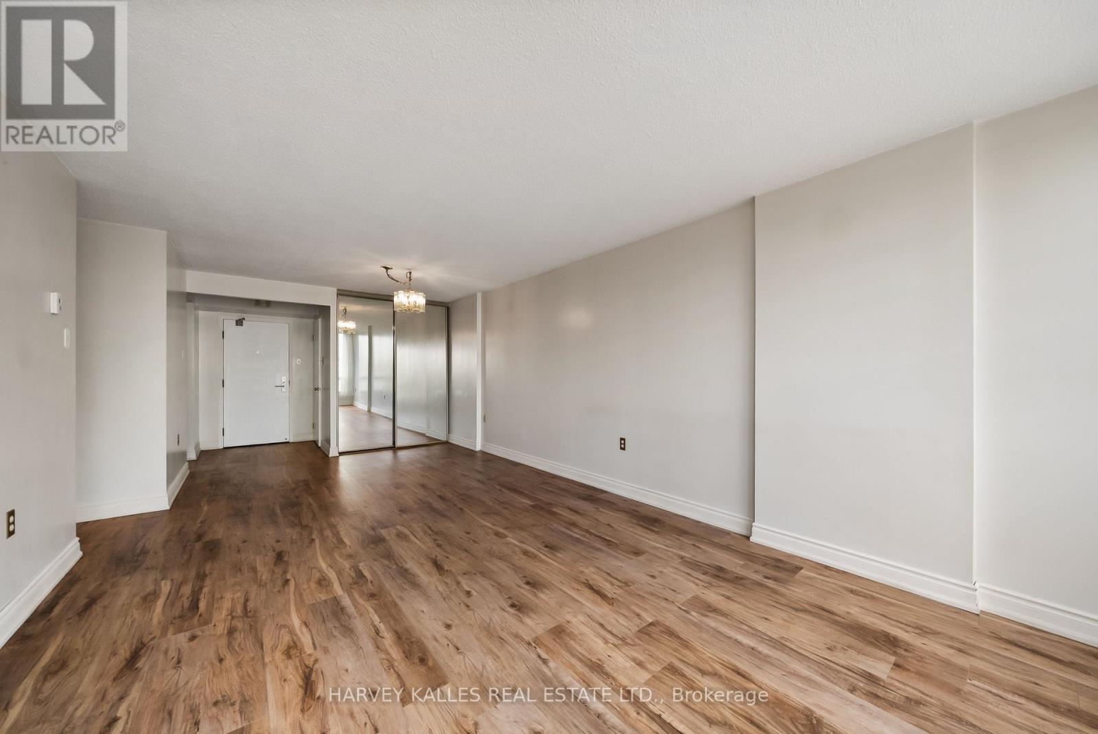 505 - 25 Fairview Road, Mississauga, Ontario L5B 3Y8 - Photo 5 - W13821166