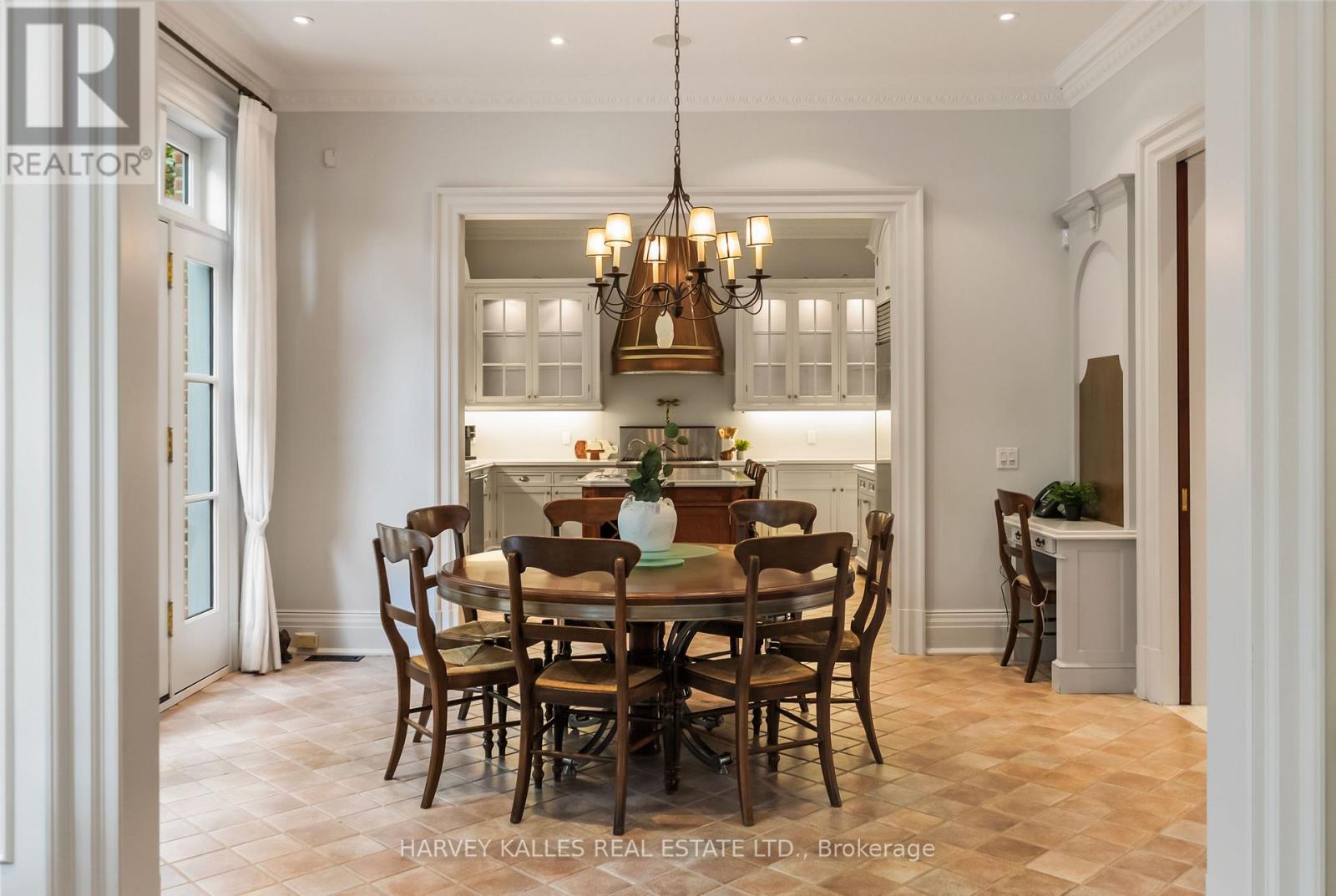 250 Forest Hill Road, Toronto, Ontario  M5P 2N5 - Photo 15 - C13822454