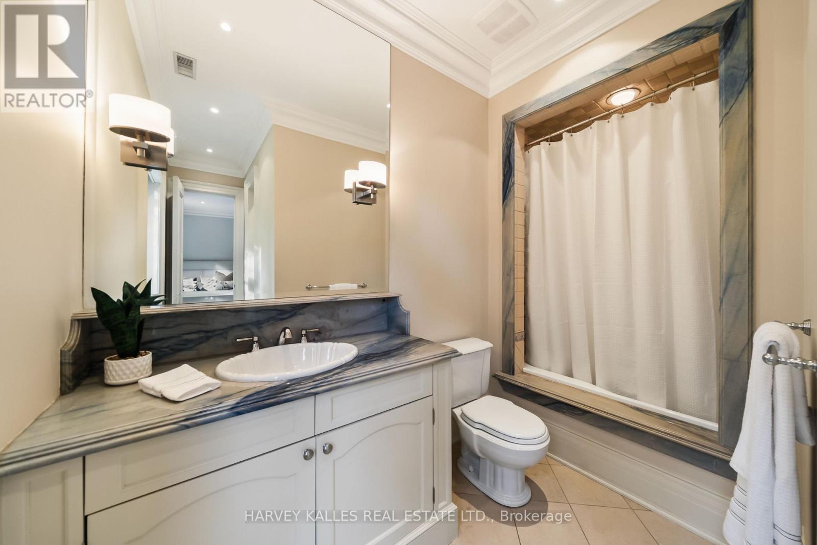 250 Forest Hill Road, Toronto, Ontario  M5P 2N5 - Photo 30 - C13822454