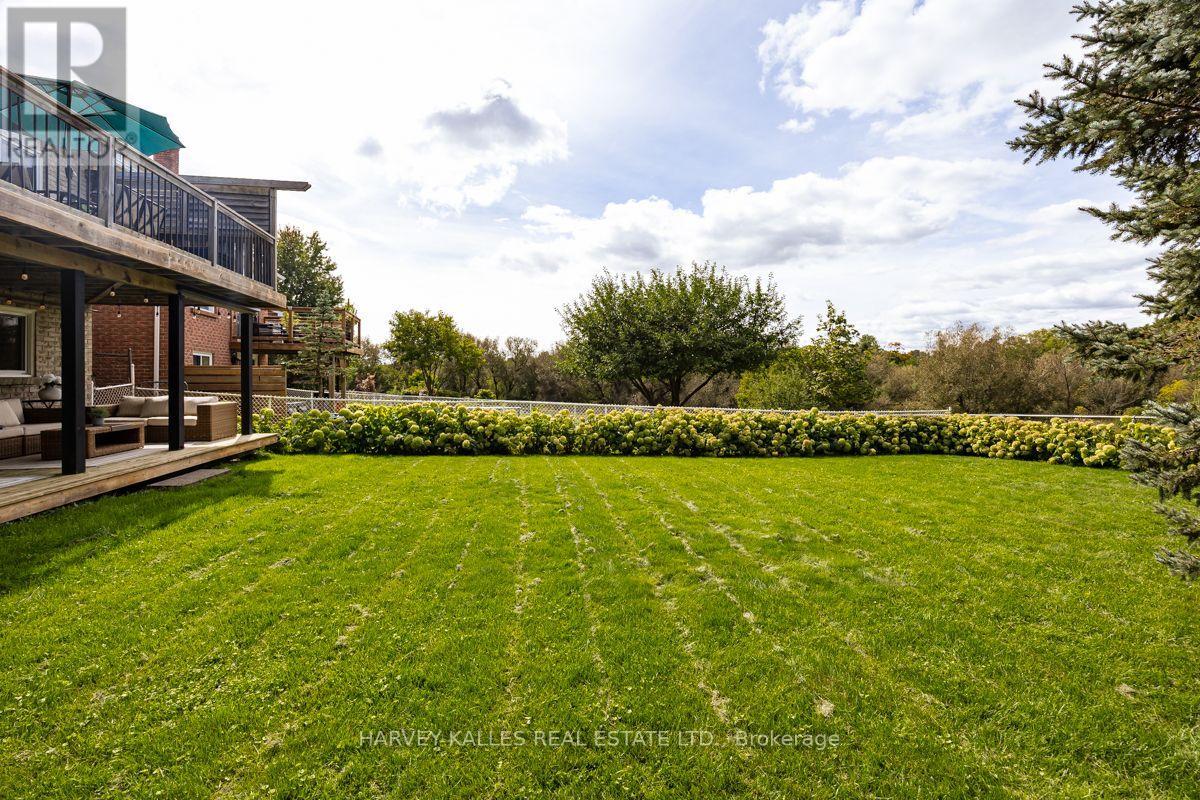 247 Overbank Drive, Oshawa, Ontario L1J 7X1 - Photo 4 - E13823794