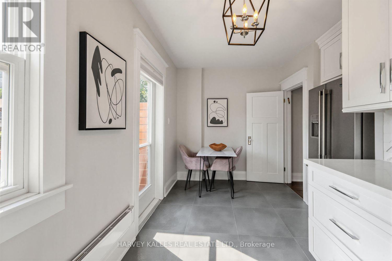 61 Appleton Avenue, Toronto, Ontario M6E 3A4 - Photo 22 - C13824332