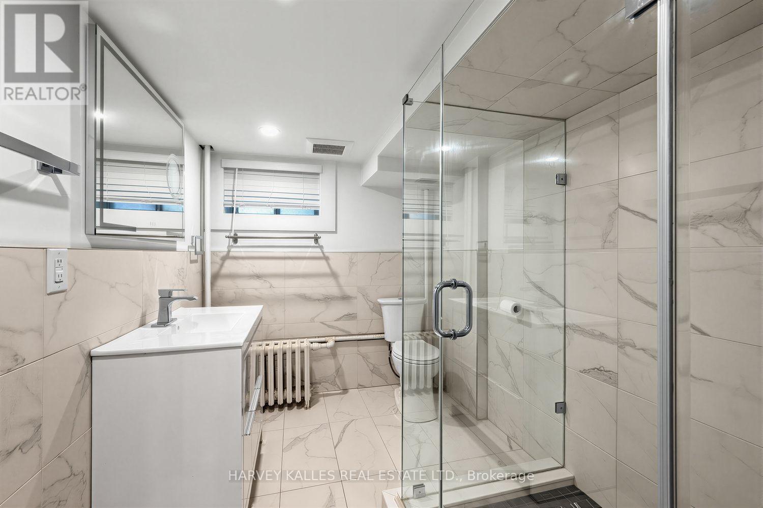 61 Appleton Avenue, Toronto, Ontario M6E 3A4 - Photo 33 - C13824332