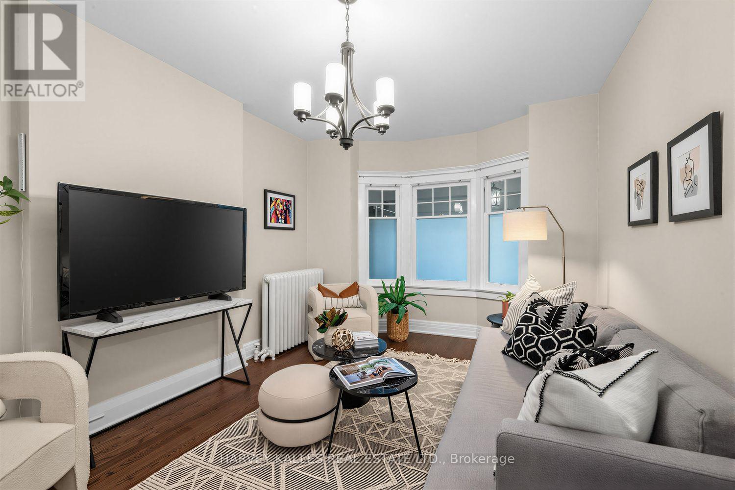 61 Appleton Avenue, Toronto, Ontario M6E 3A4 - Photo 4 - C13824332