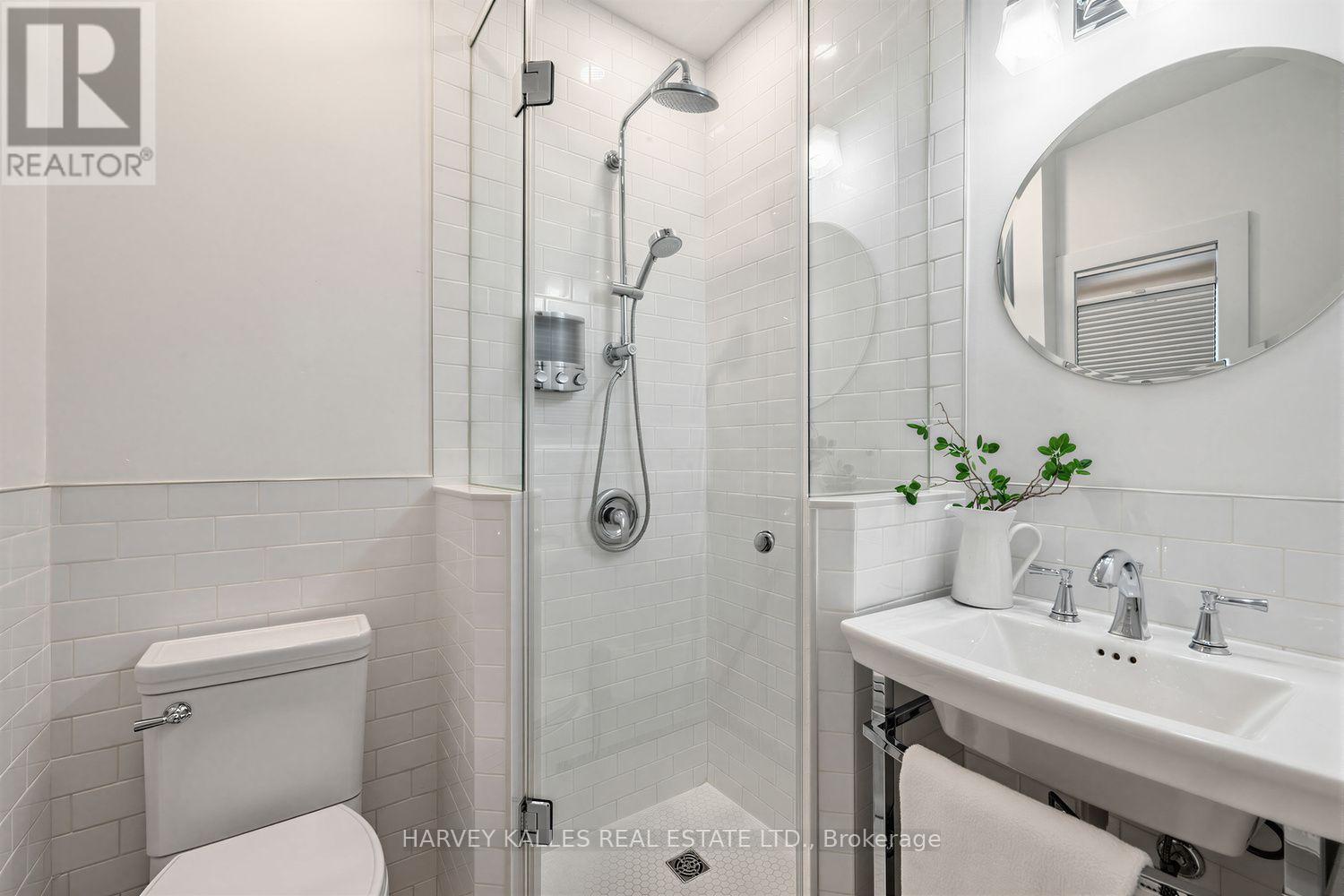 61 Appleton Avenue, Toronto, Ontario M6E 3A4 - Photo 9 - C13824332