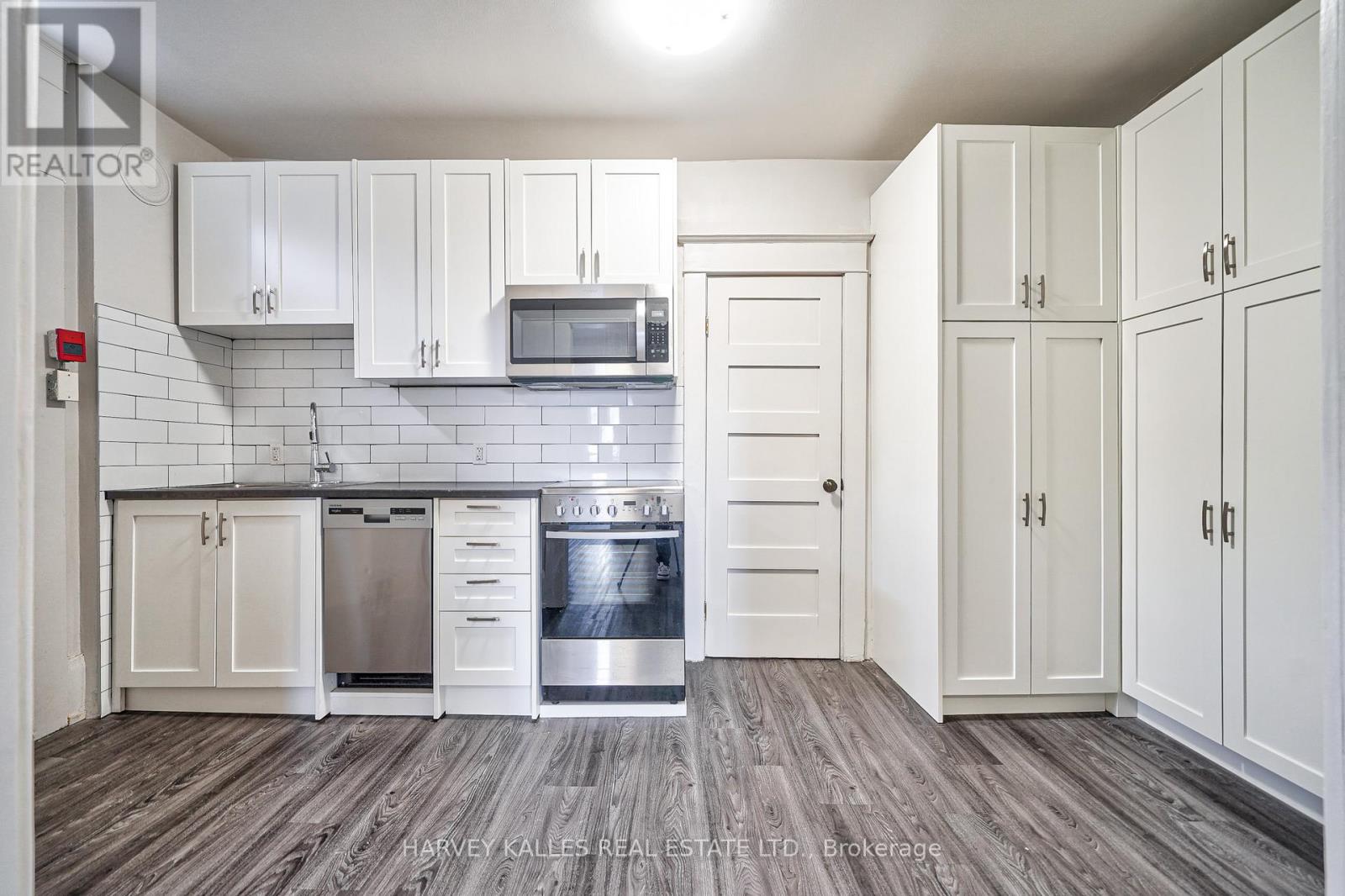 3 - 1074 St Clair Avenue W, Toronto, Ontario M6E 3H3 - Photo 11 - C13824714