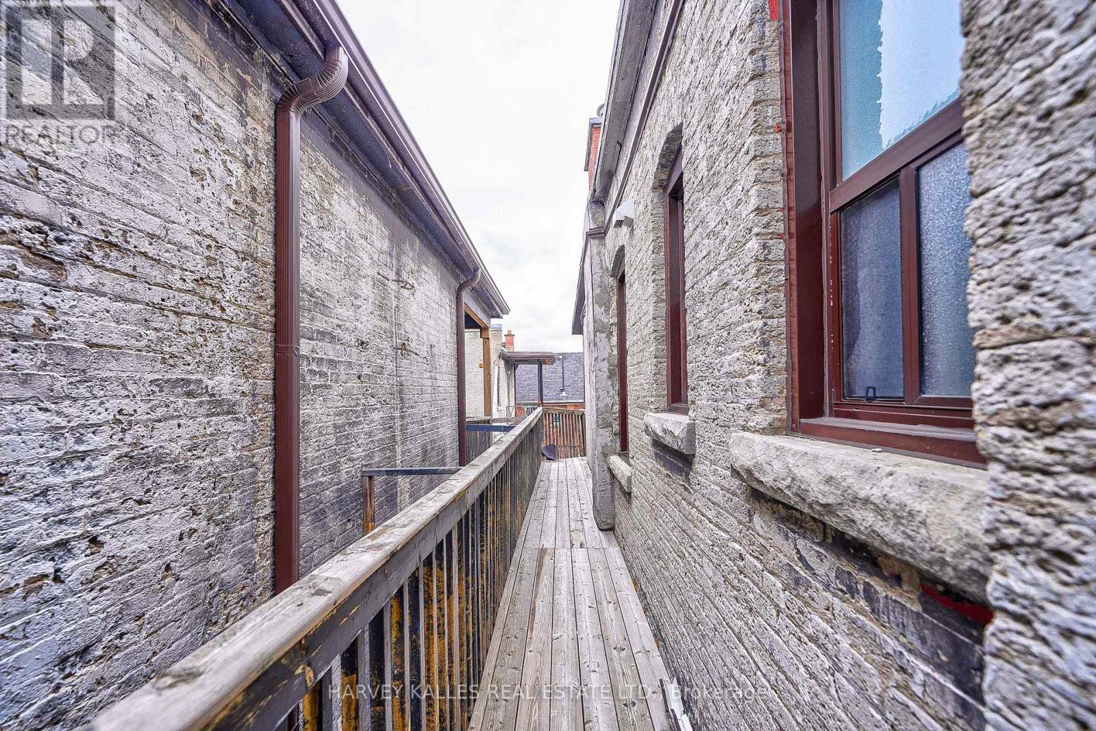 3 - 1074 St Clair Avenue W, Toronto, Ontario M6E 3H3 - Photo 27 - C13824714