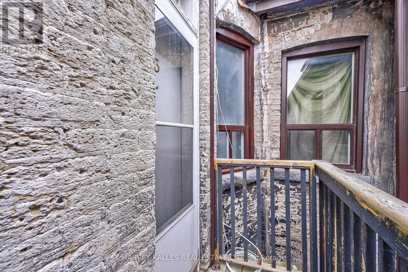 3 - 1074 St Clair Avenue W, Toronto, Ontario M6E 3H3 - Photo 28 - C13824714