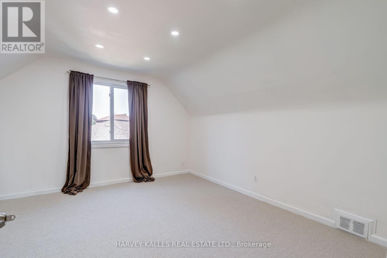 8 Crown Court, Toronto, Ontario  M8Z 4V4 - Photo 12 - W13825620