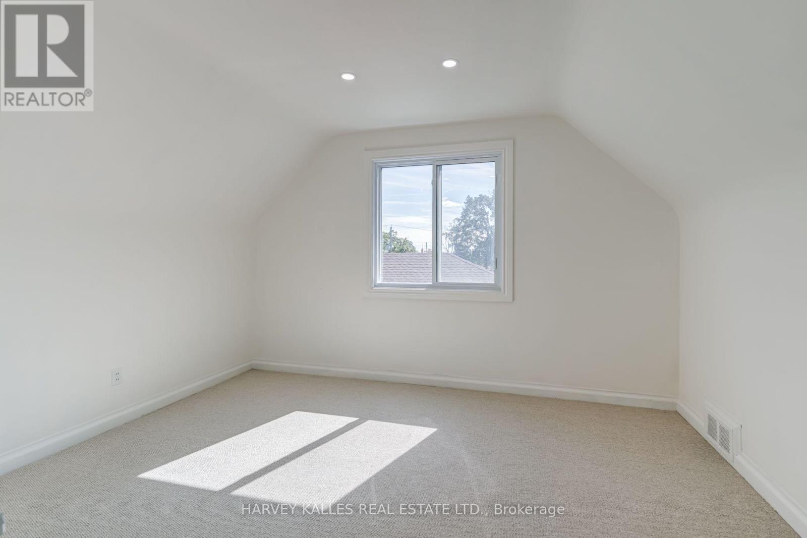 8 Crown Court, Toronto, Ontario  M8Z 4V4 - Photo 14 - W13825620