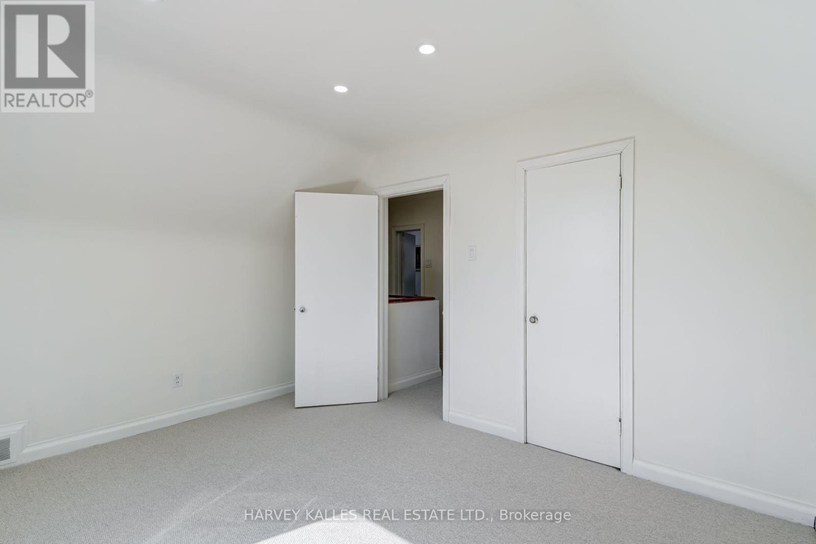 8 Crown Court, Toronto, Ontario  M8Z 4V4 - Photo 15 - W13825620