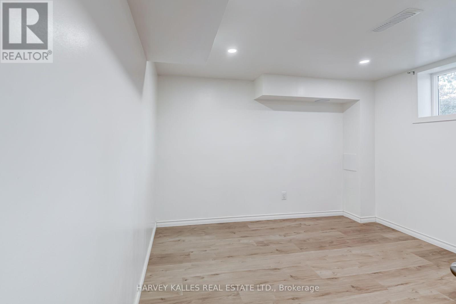 8 Crown Court, Toronto, Ontario  M8Z 4V4 - Photo 18 - W13825620