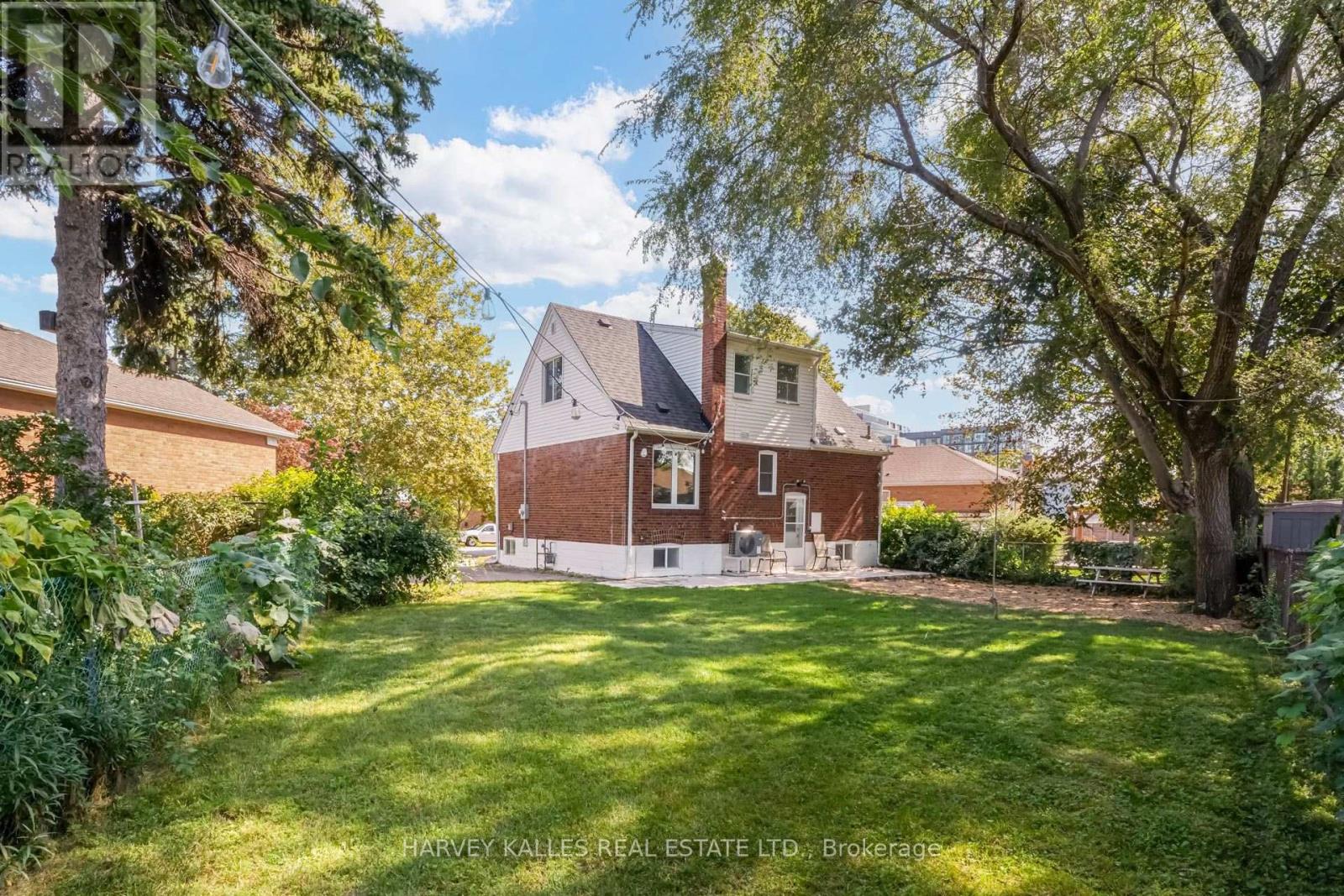 8 Crown Court, Toronto, Ontario  M8Z 4V4 - Photo 26 - W13825620