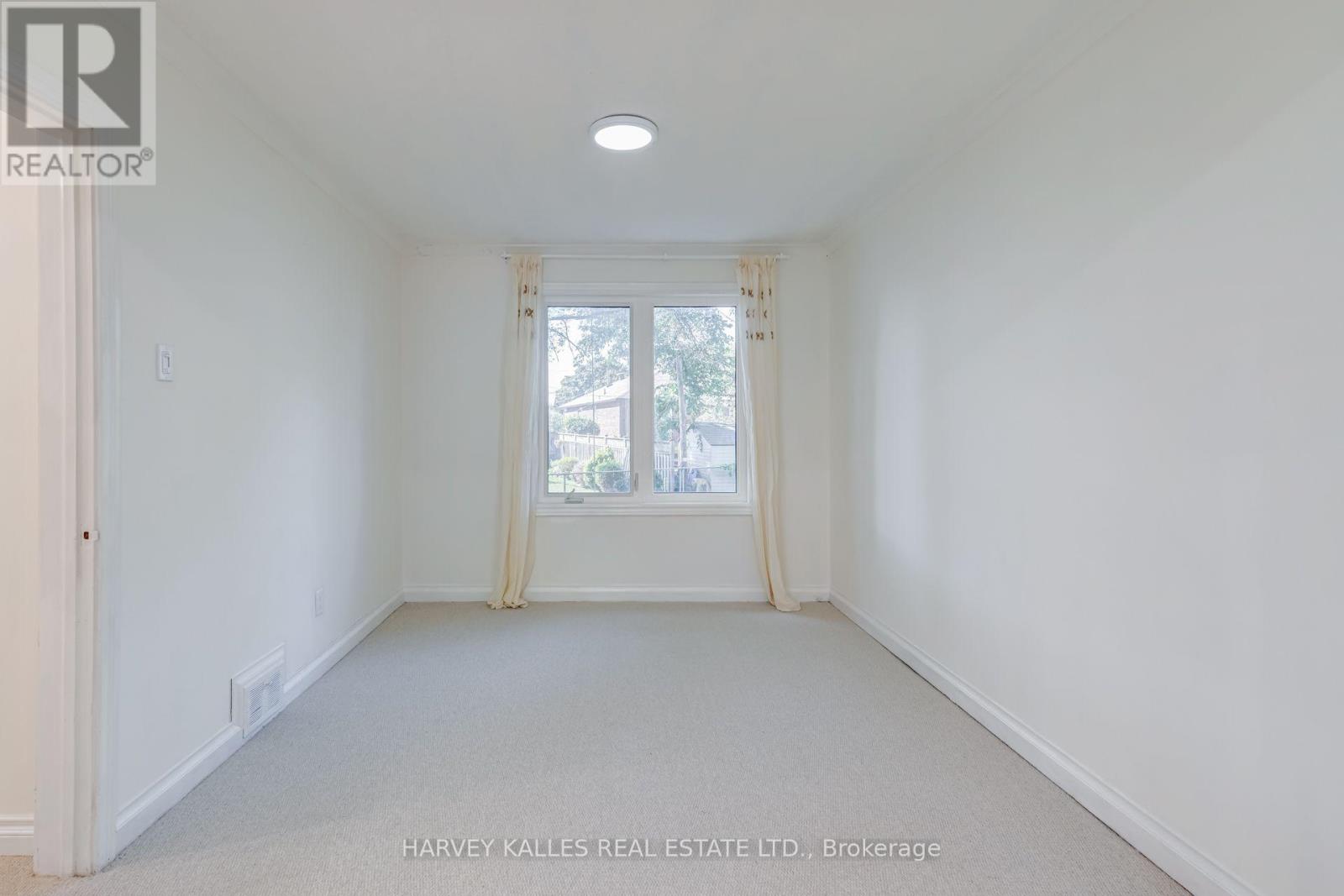 8 Crown Court, Toronto, Ontario  M8Z 4V4 - Photo 8 - W13825620