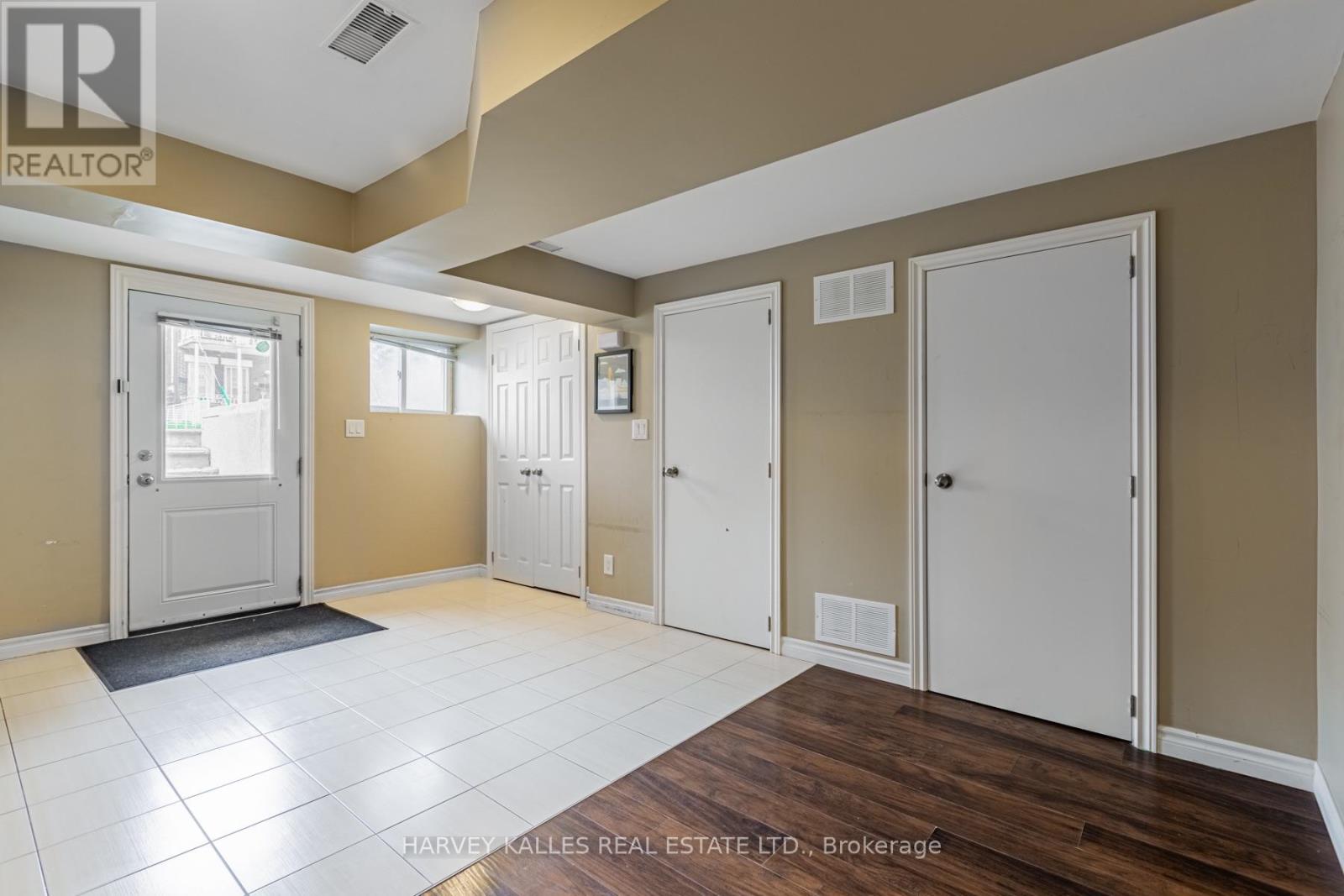 313 Glenholme Avenue, Toronto, Ontario  M6E 3E2 - Photo 3 - C13826346