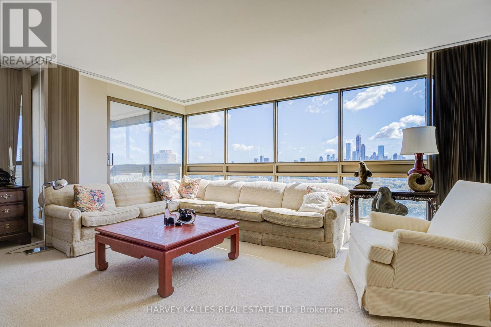 1605 - 63 St. Clair Avenue W, Toronto, Ontario M4V 2Y9 - Photo 17 - C13826552