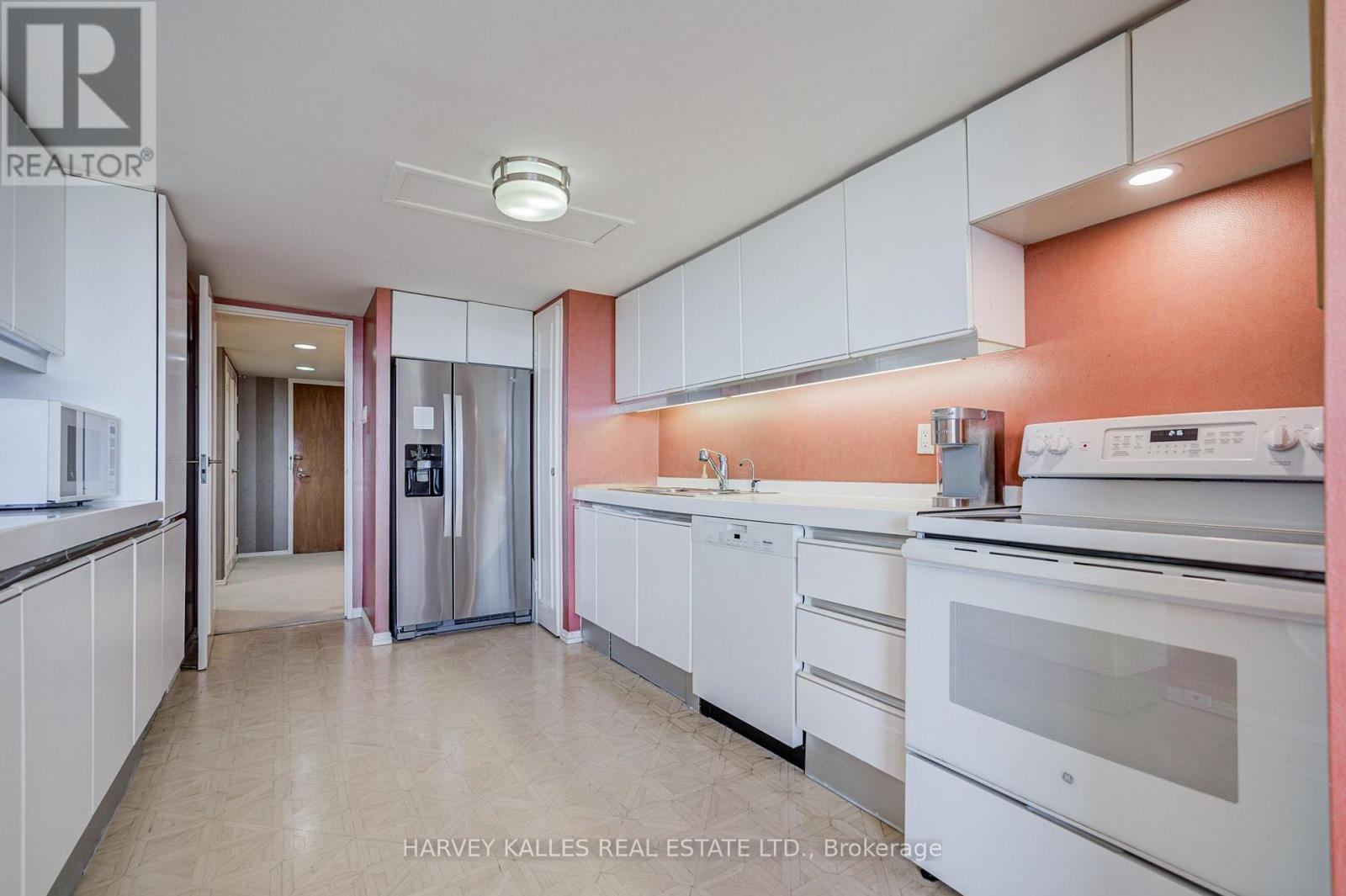1605 - 63 St. Clair Avenue W, Toronto, Ontario M4V 2Y9 - Photo 22 - C13826552