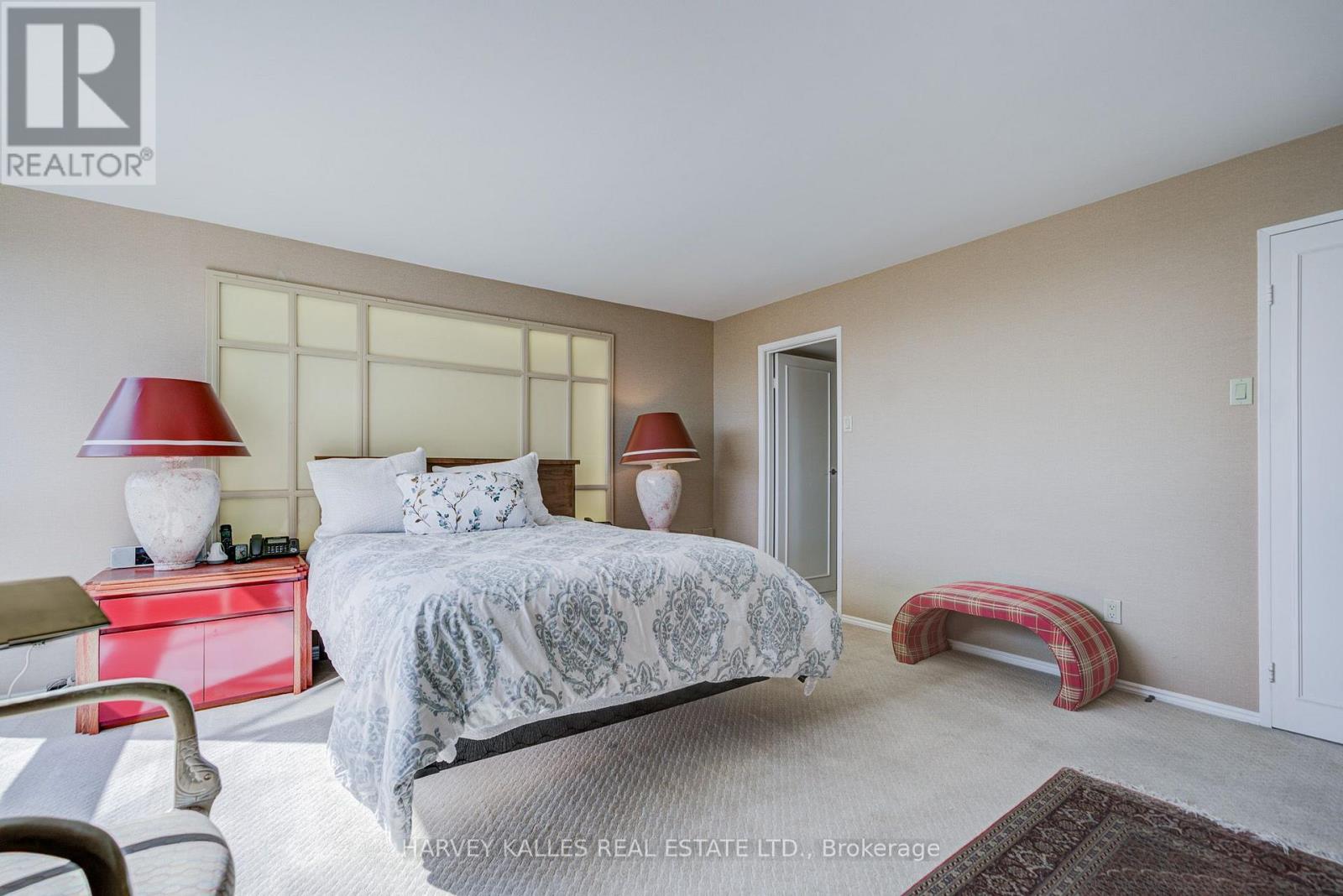 1605 - 63 St. Clair Avenue W, Toronto, Ontario M4V 2Y9 - Photo 27 - C13826552