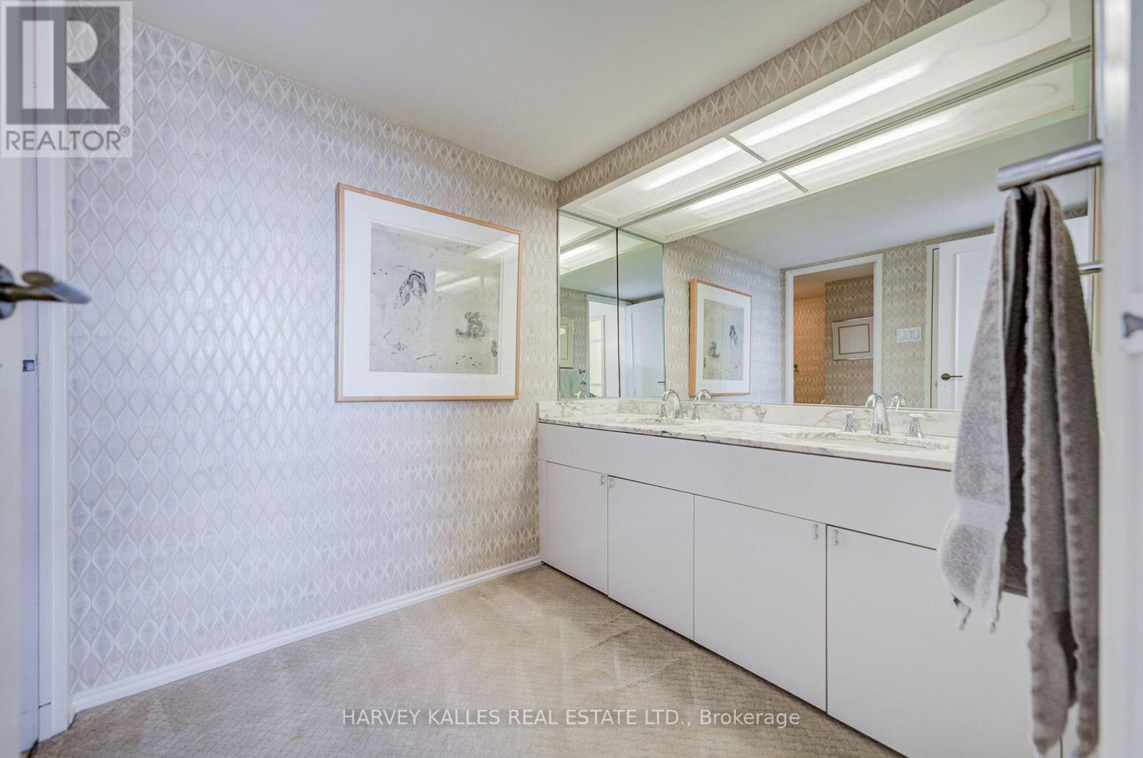 1605 - 63 St. Clair Avenue W, Toronto, Ontario M4V 2Y9 - Photo 31 - C13826552