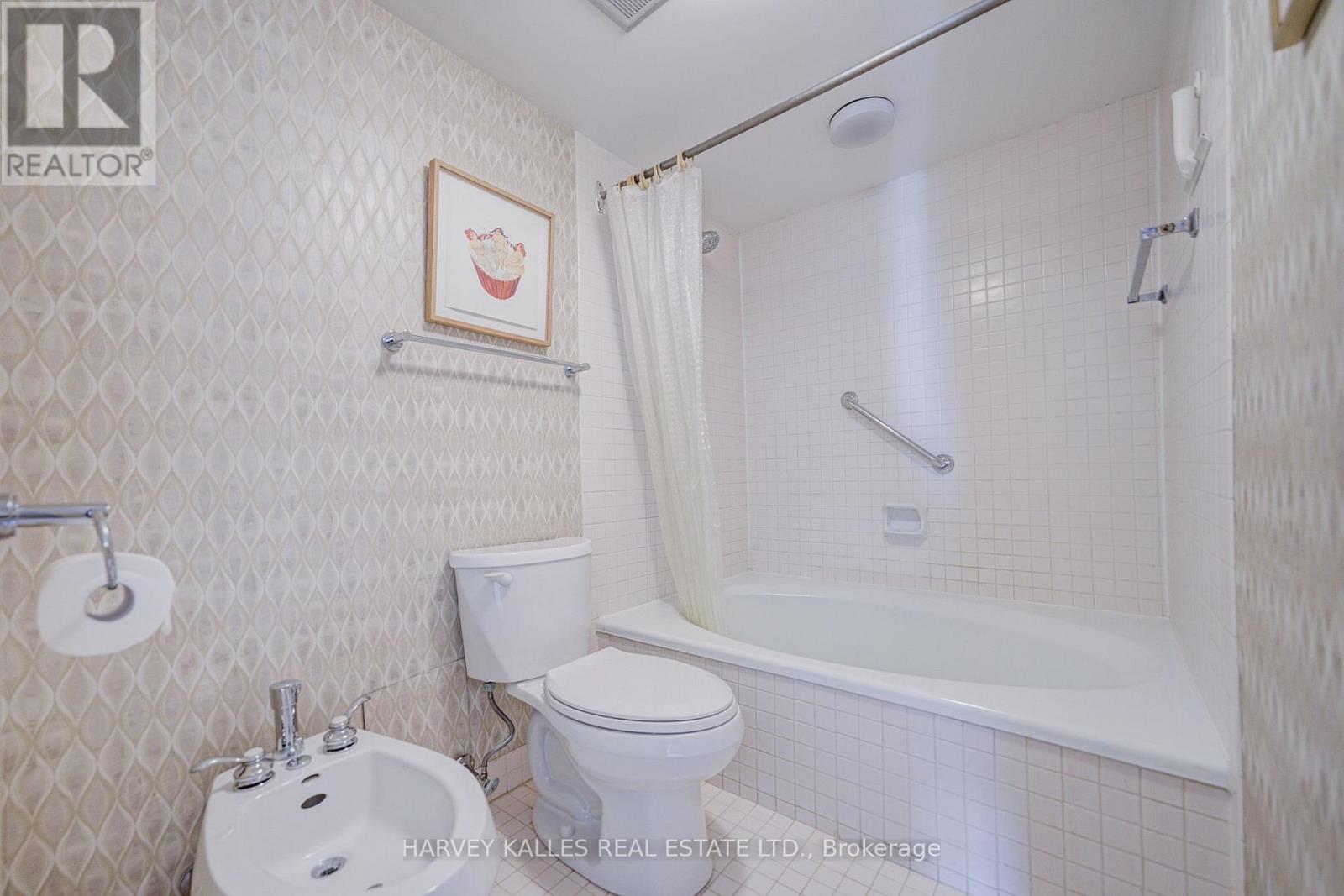 1605 - 63 St. Clair Avenue W, Toronto, Ontario M4V 2Y9 - Photo 32 - C13826552