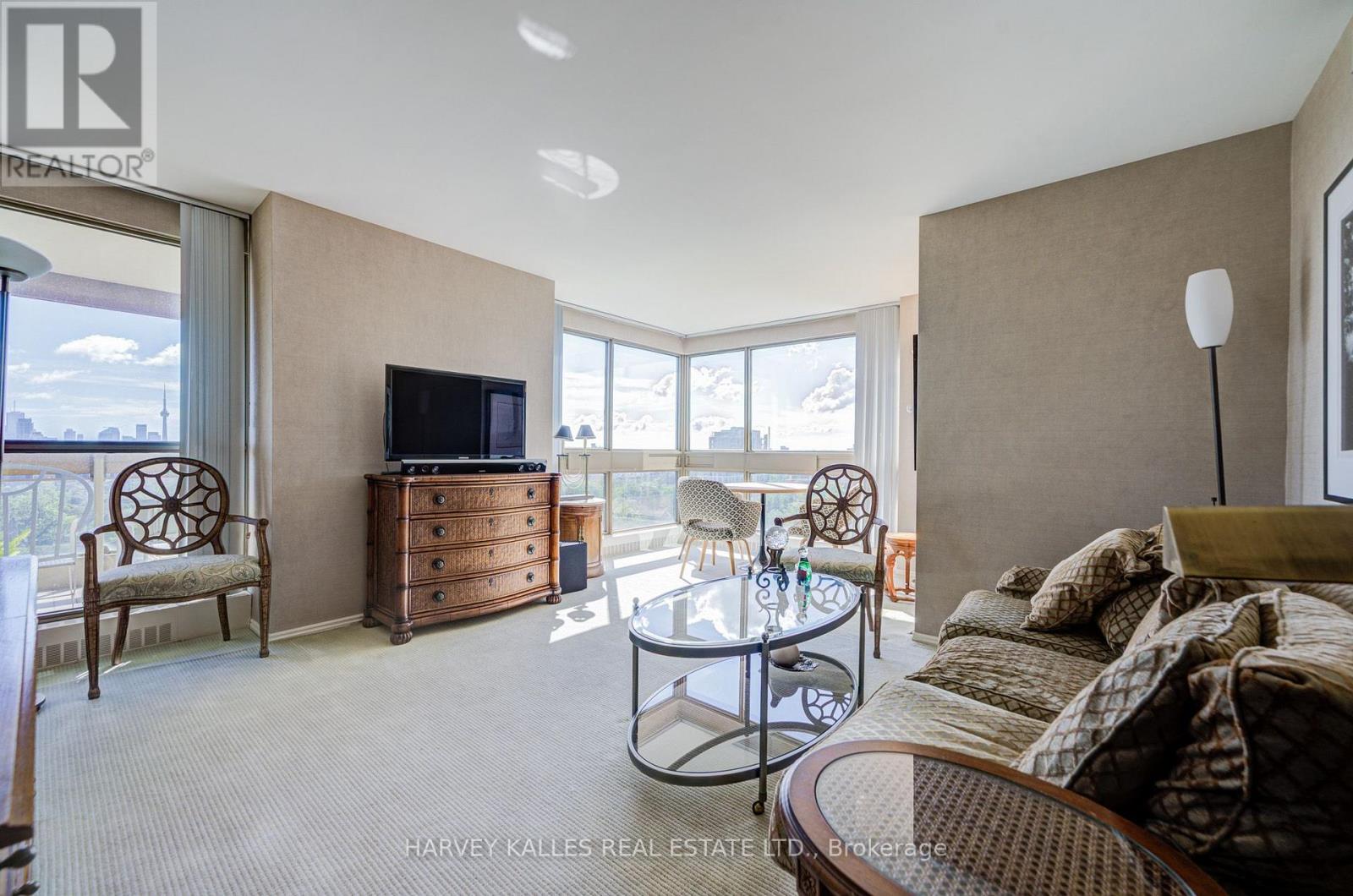 1605 - 63 St. Clair Avenue W, Toronto, Ontario M4V 2Y9 - Photo 33 - C13826552