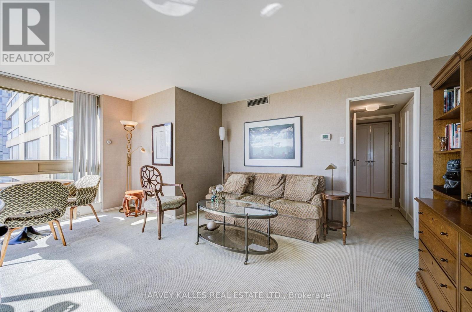 1605 - 63 St. Clair Avenue W, Toronto, Ontario M4V 2Y9 - Photo 36 - C13826552