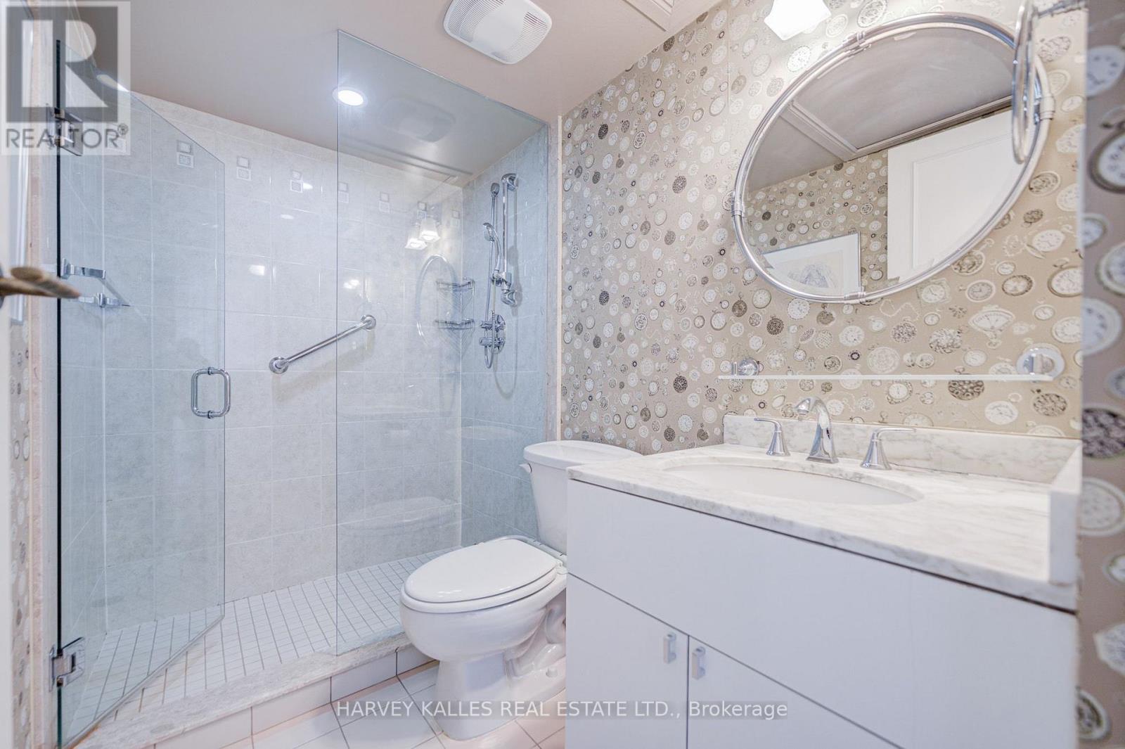 1605 - 63 St. Clair Avenue W, Toronto, Ontario M4V 2Y9 - Photo 37 - C13826552