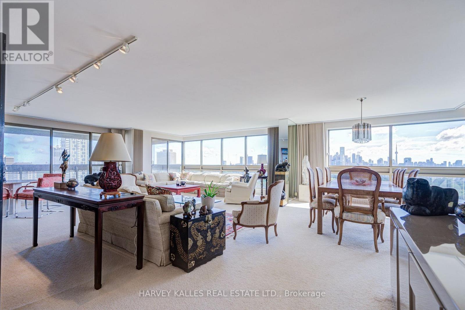 1605 - 63 St. Clair Avenue W, Toronto, Ontario M4V 2Y9 - Photo 8 - C13826552