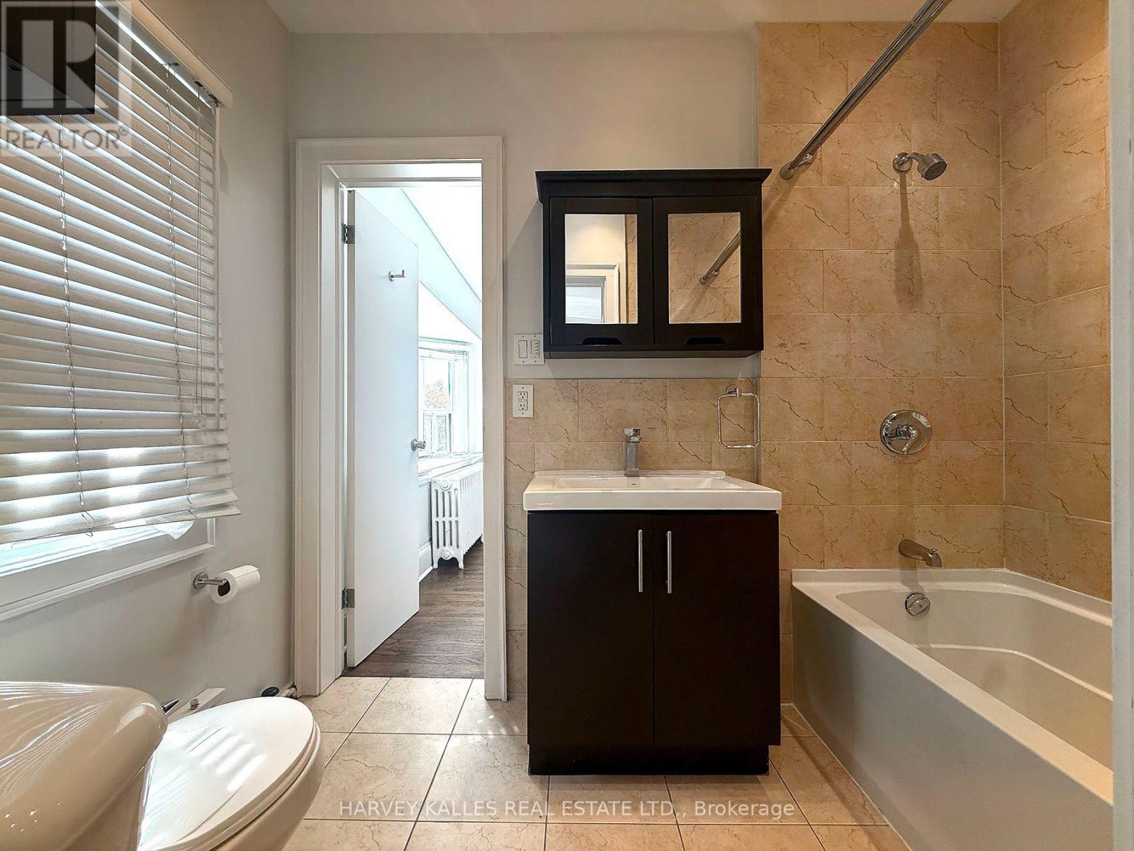 201 - 858 Davenport Road, Toronto, Ontario M6G 2B6 - Photo 18 - C13828152