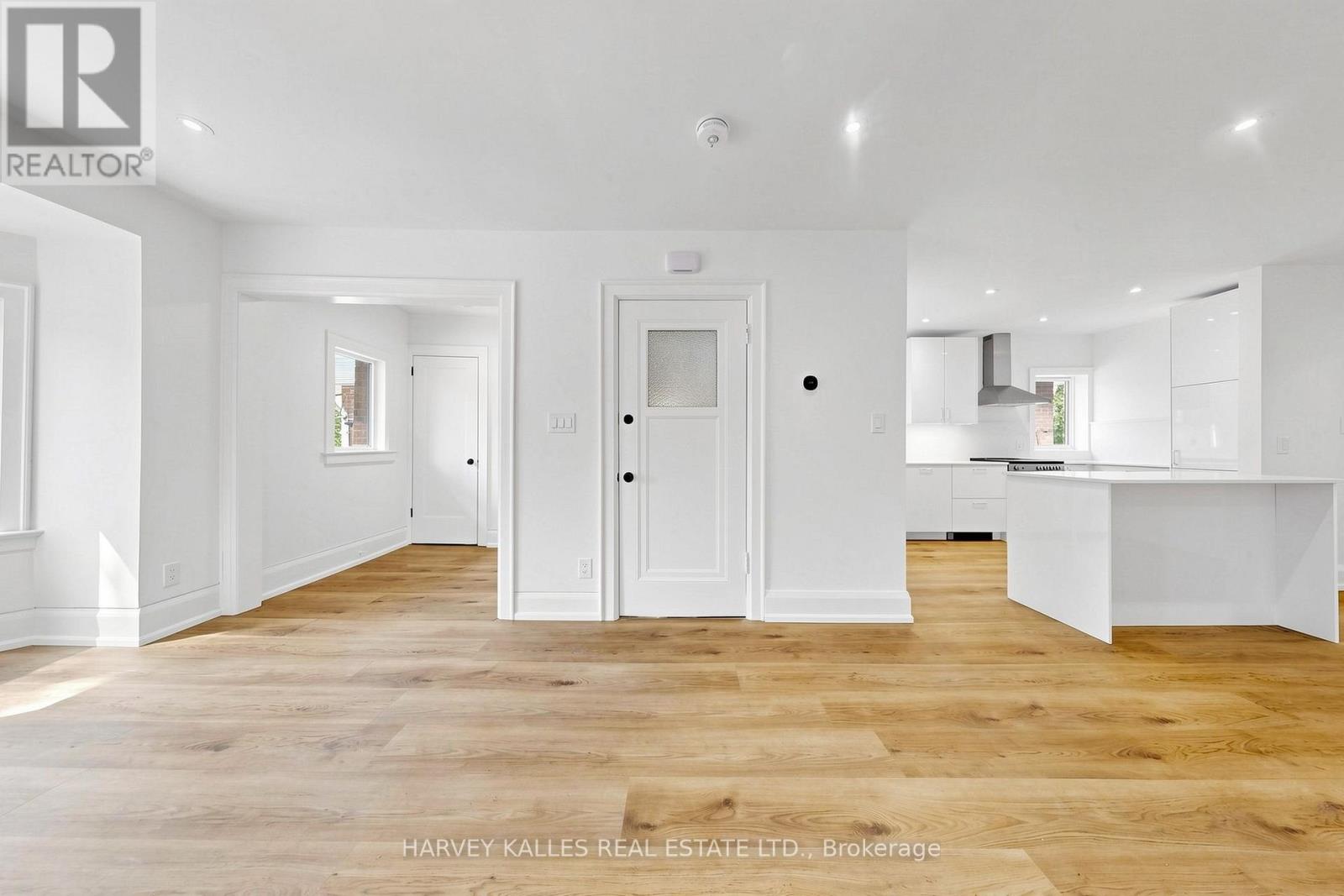 Upper - 7 Tullis Drive, Toronto, Ontario M4S 2E2 - Photo 10 - C13828598