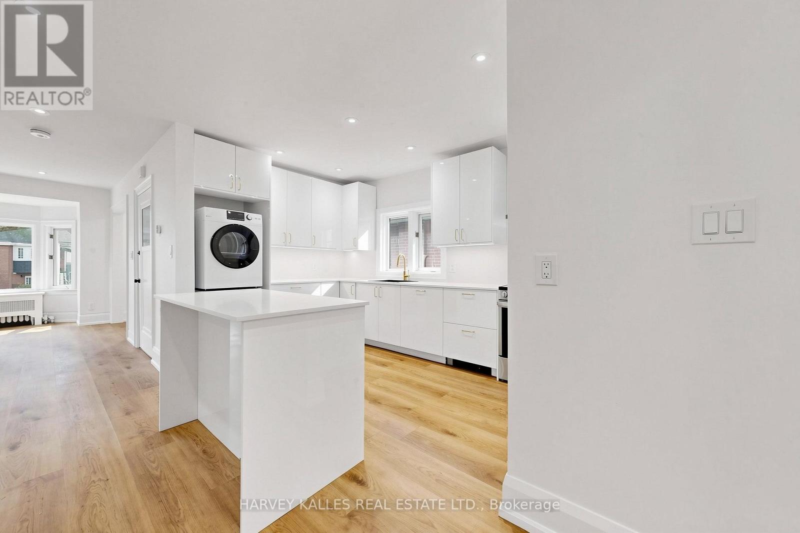 Upper - 7 Tullis Drive, Toronto, Ontario M4S 2E2 - Photo 11 - C13828598