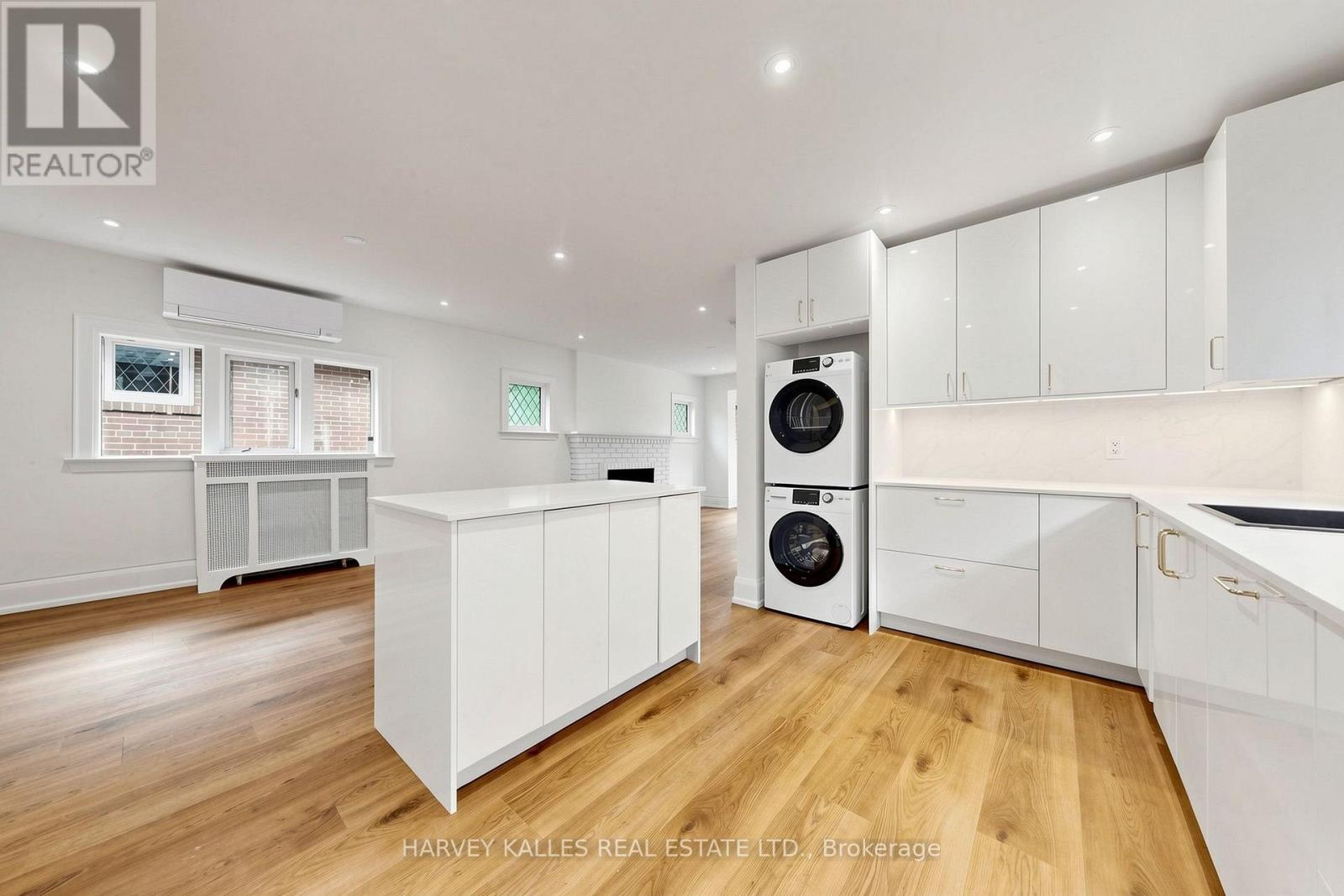 Upper - 7 Tullis Drive, Toronto, Ontario M4S 2E2 - Photo 13 - C13828598