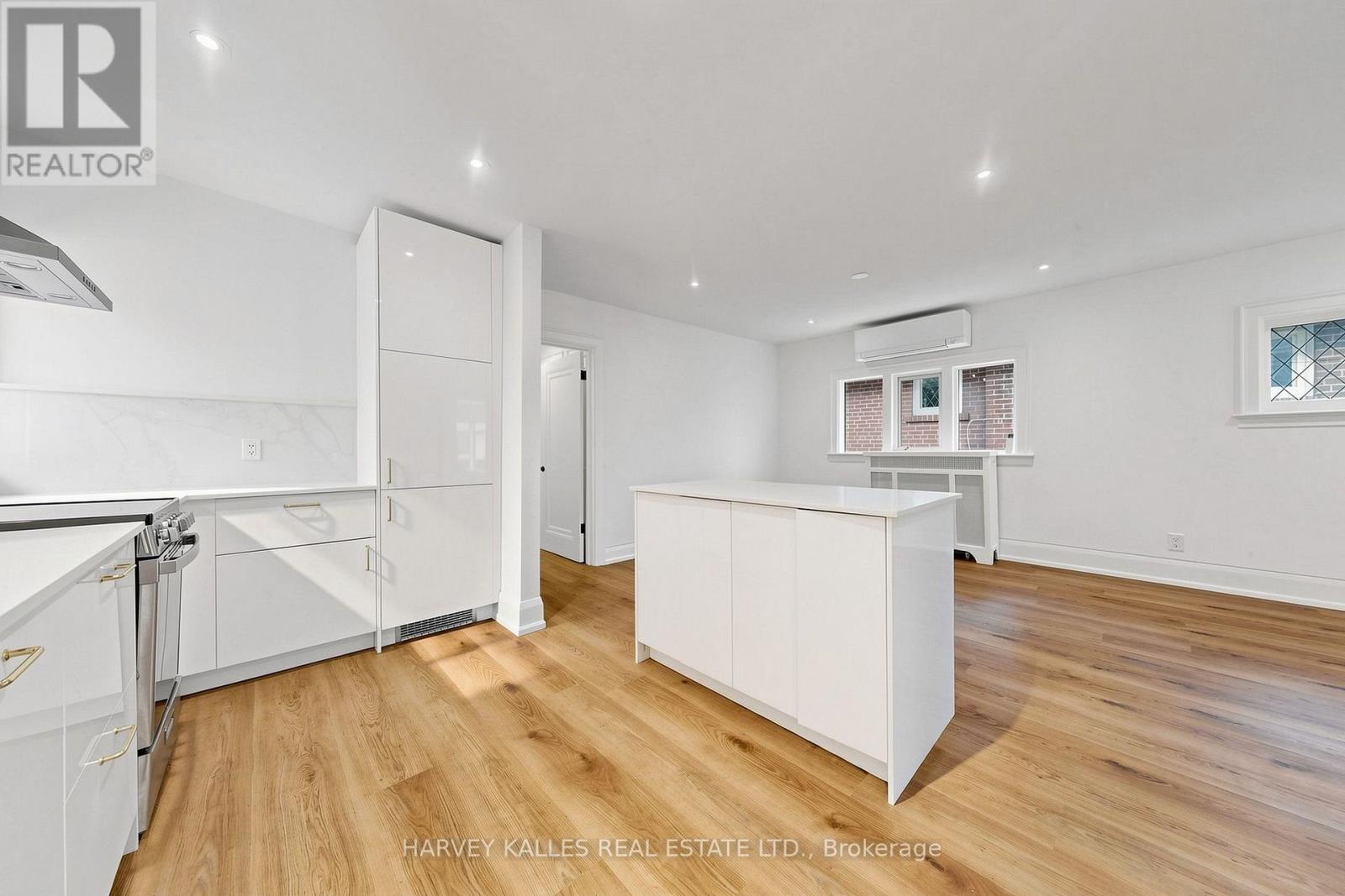 Upper - 7 Tullis Drive, Toronto, Ontario M4S 2E2 - Photo 15 - C13828598