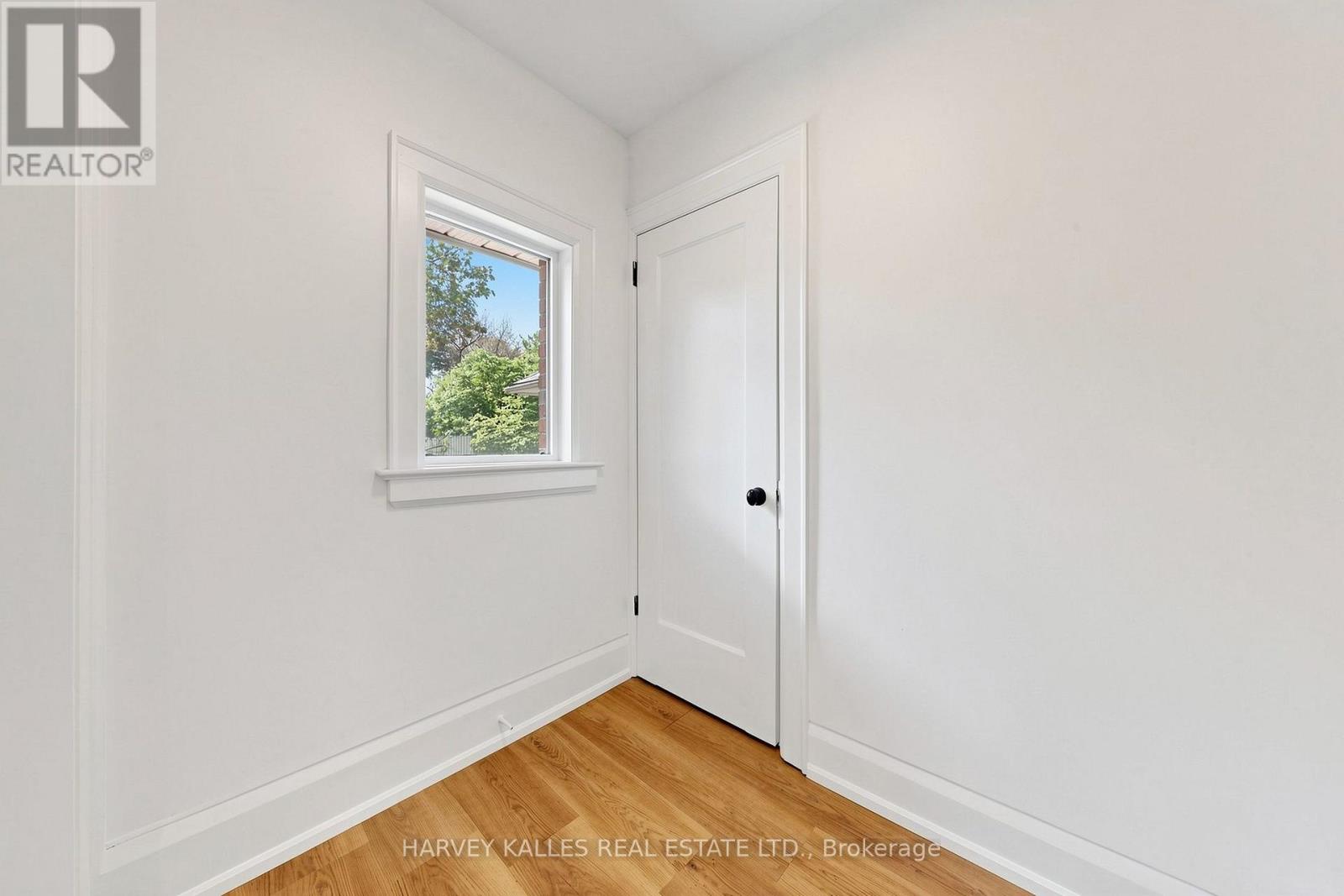 Upper - 7 Tullis Drive, Toronto, Ontario M4S 2E2 - Photo 19 - C13828598