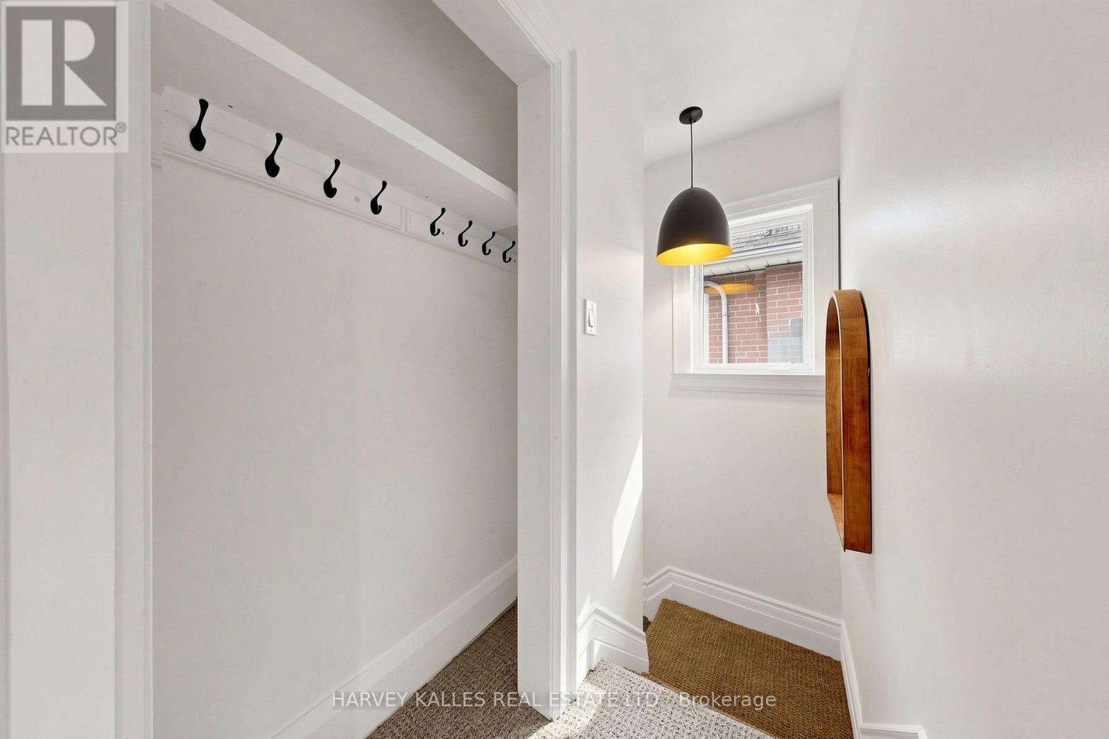 Upper - 7 Tullis Drive, Toronto, Ontario M4S 2E2 - Photo 20 - C13828598