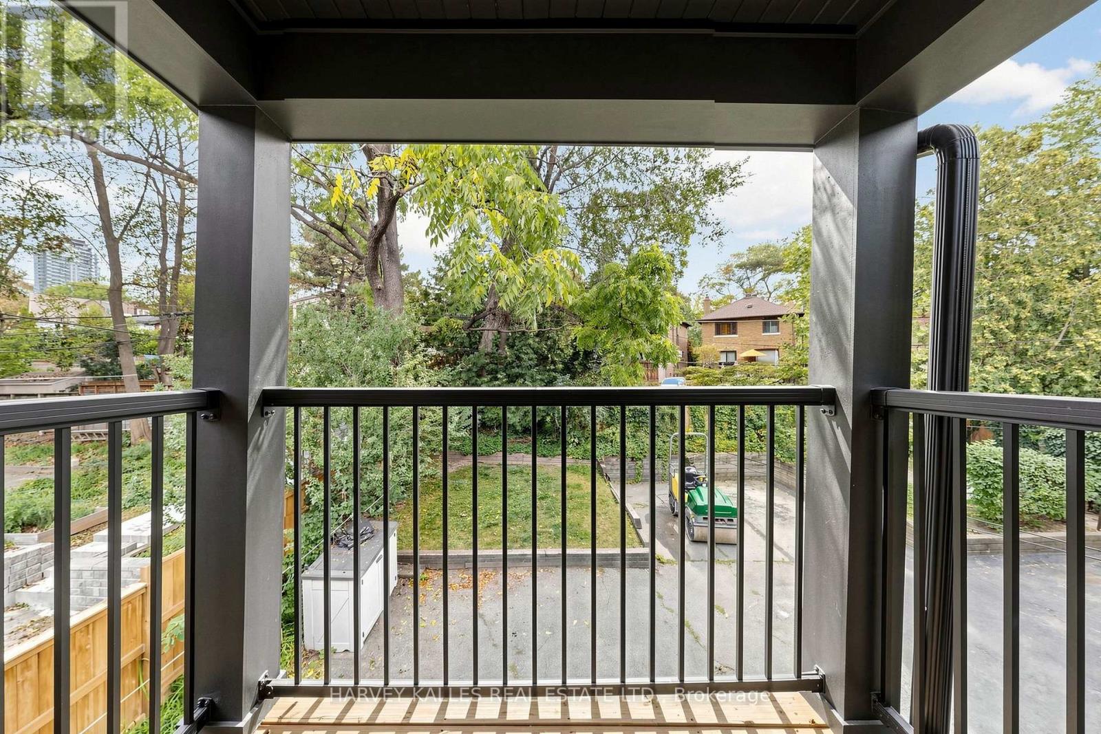 Upper - 7 Tullis Drive, Toronto, Ontario M4S 2E2 - Photo 21 - C13828598