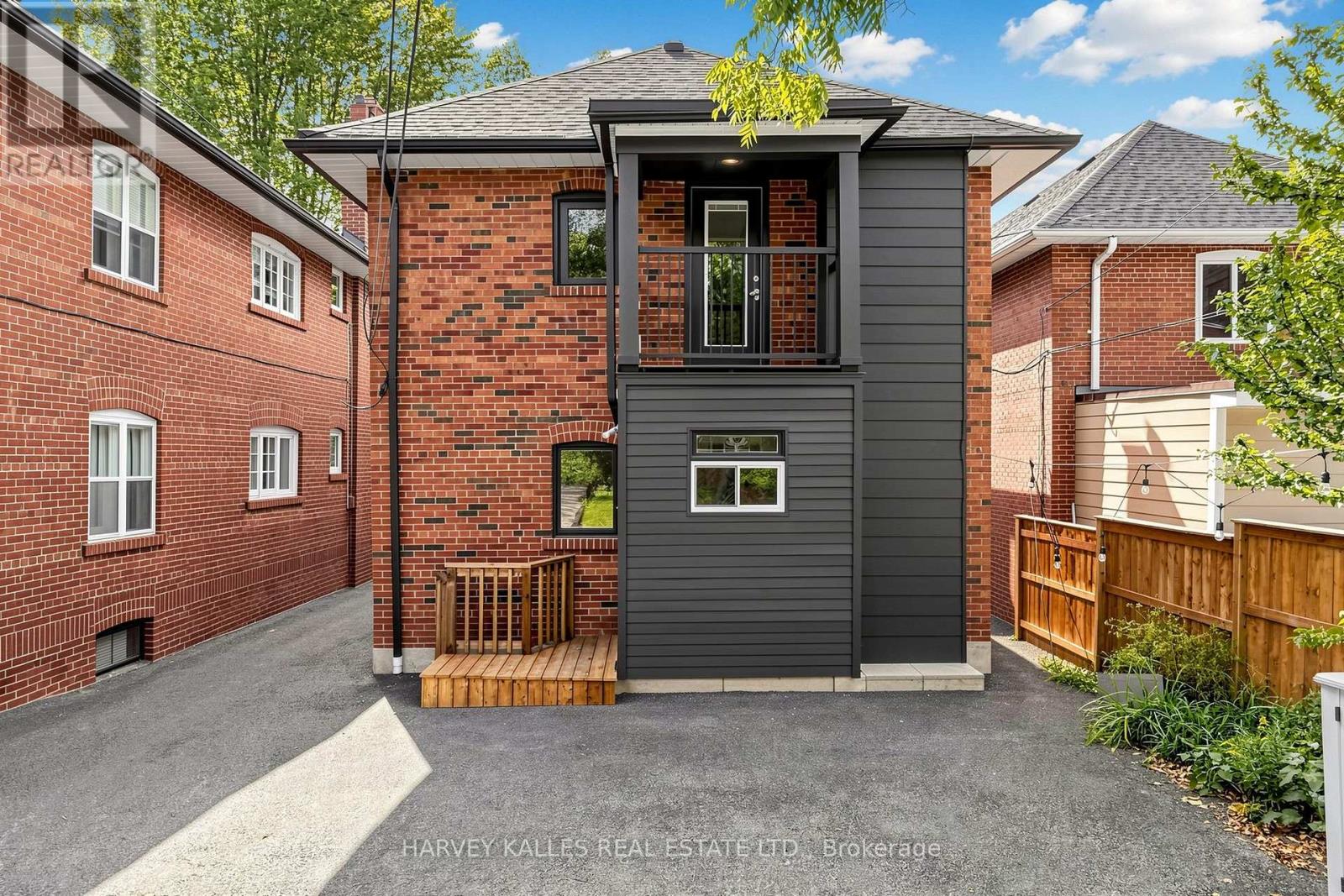 Upper - 7 Tullis Drive, Toronto, Ontario M4S 2E2 - Photo 24 - C13828598