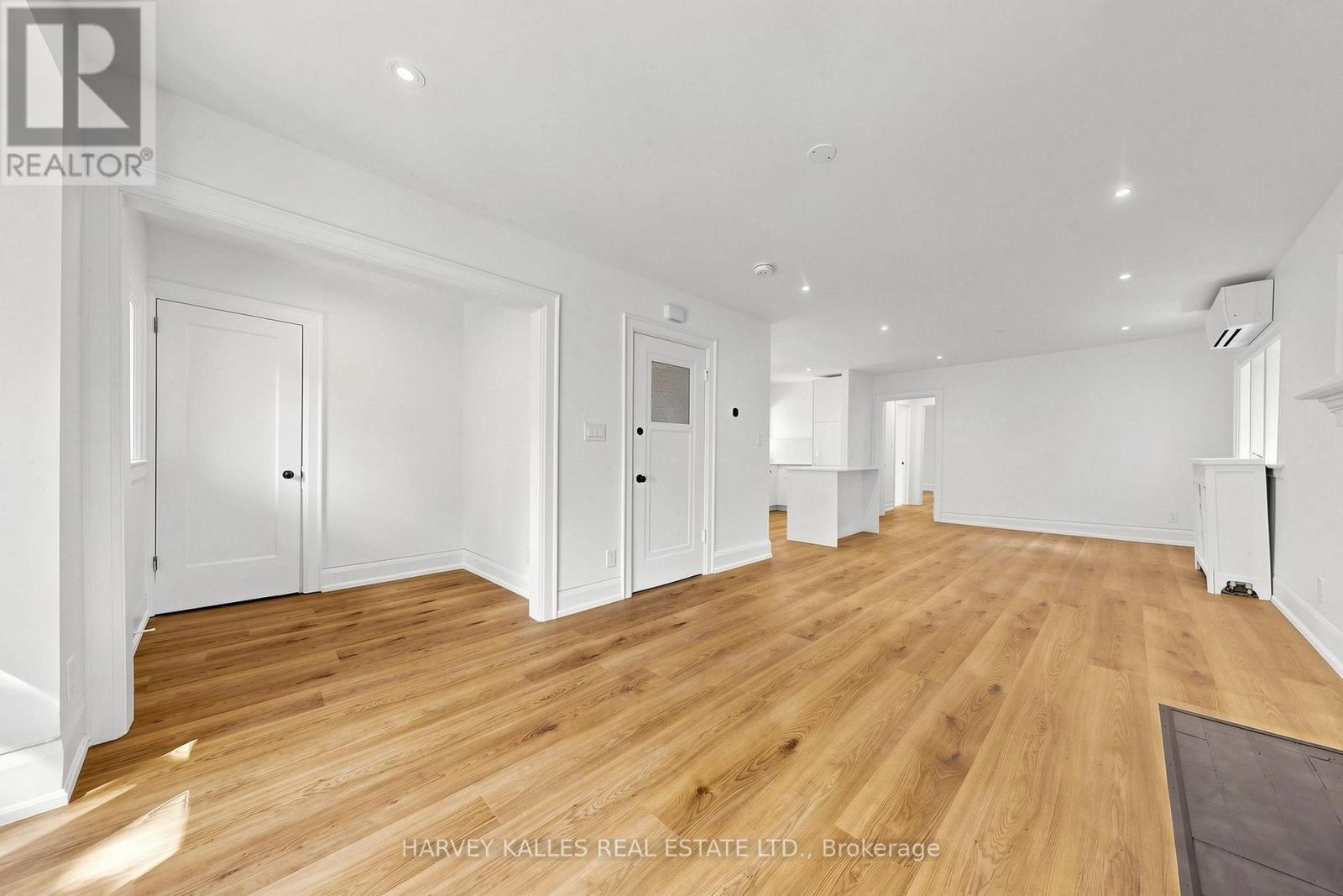 Upper - 7 Tullis Drive, Toronto, Ontario M4S 2E2 - Photo 8 - C13828598