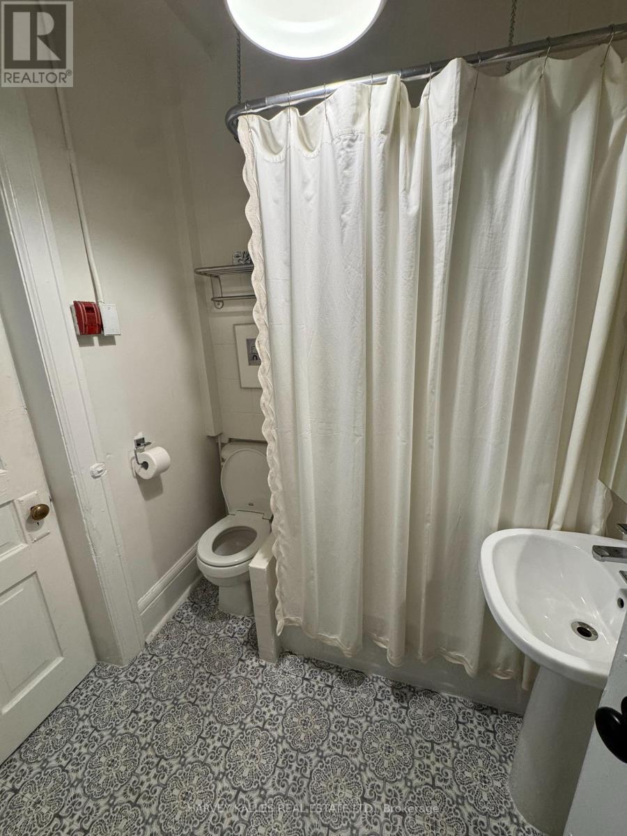 2nd Floor - 1118 Yonge Street, Toronto, Ontario M4W 2L6 - Photo 5 - C13829310
