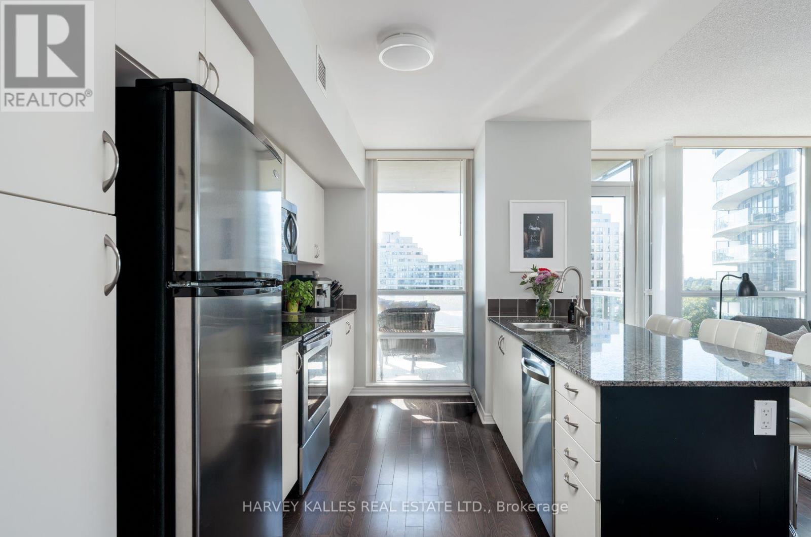 602 - 2230 Lake Shore Boulevard W, Toronto, Ontario  M8V 0B2 - Photo 5 - W13831358