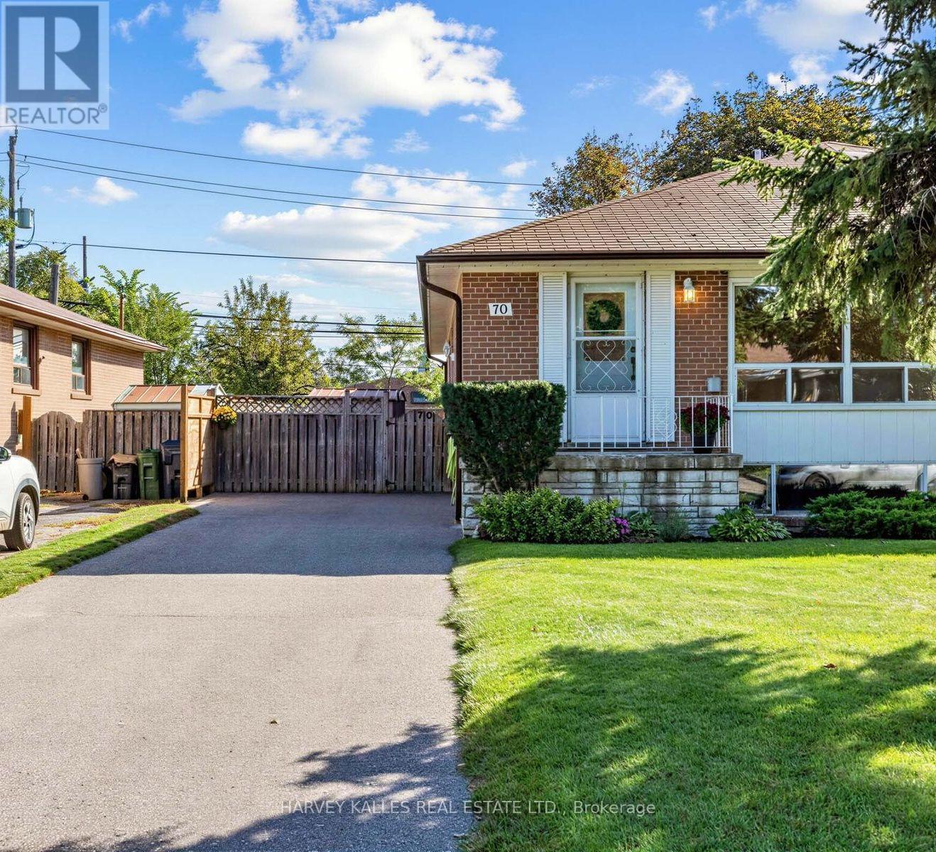 70 Pintail Crescent, Toronto, Ontario M3A 2Y7 - Photo 2 - C13834054