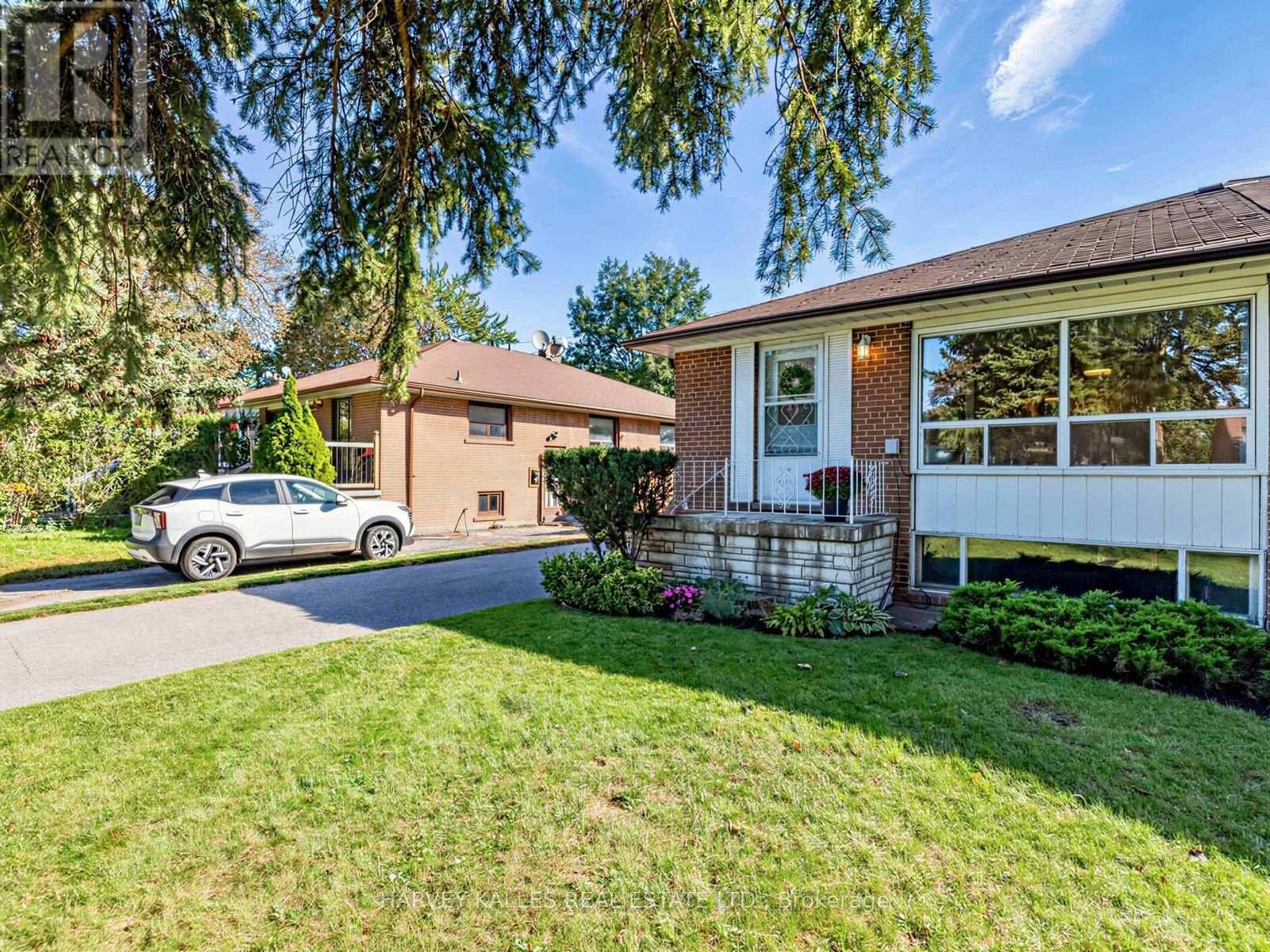 70 Pintail Crescent, Toronto, Ontario M3A 2Y7 - Photo 3 - C13834054