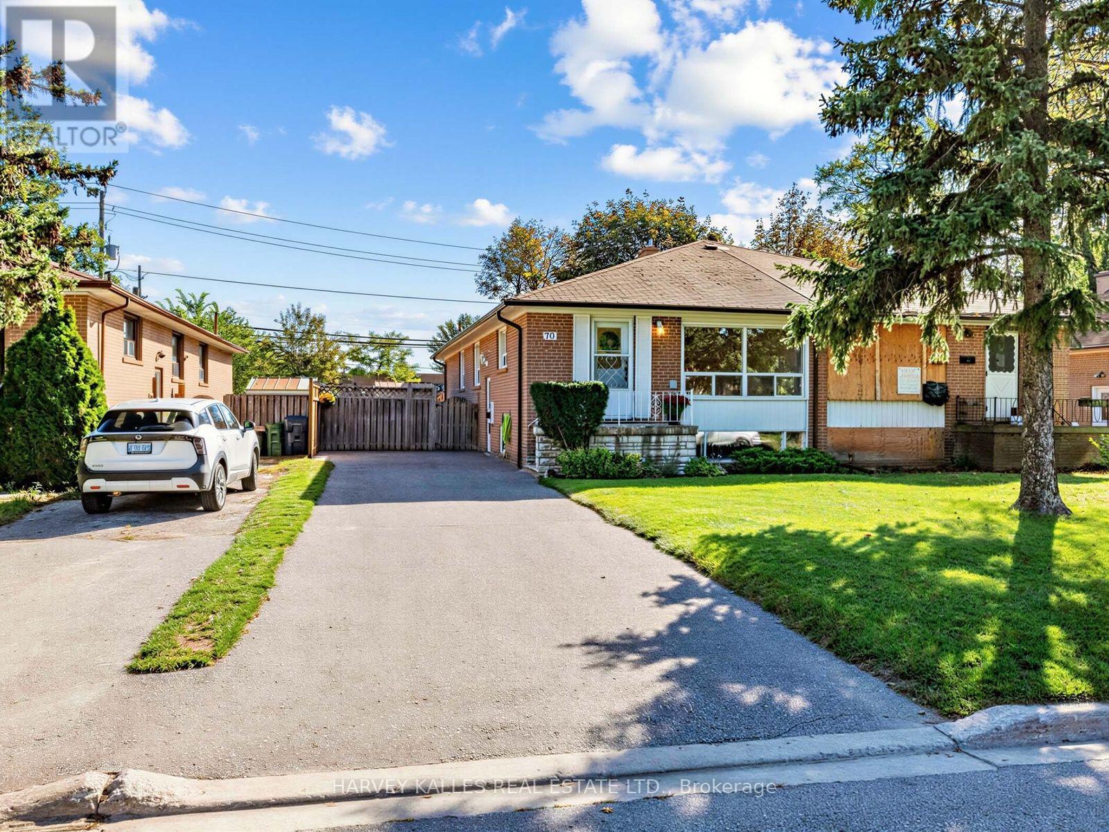 70 Pintail Crescent, Toronto, Ontario M3A 2Y7 - Photo 4 - C13834054