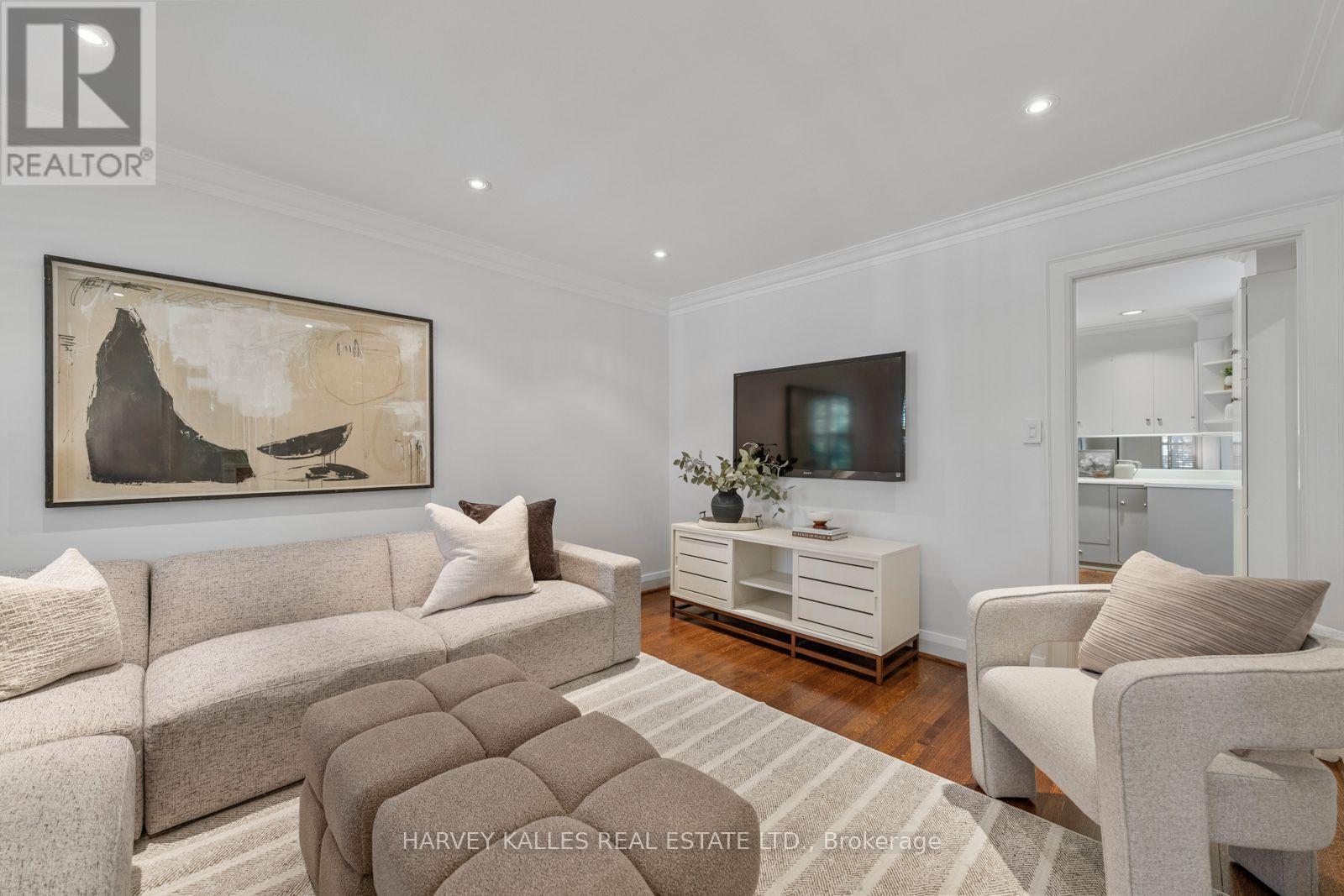 55 Wembley Road, Toronto, Ontario M6C 2G1 - Photo 10 - C13834500