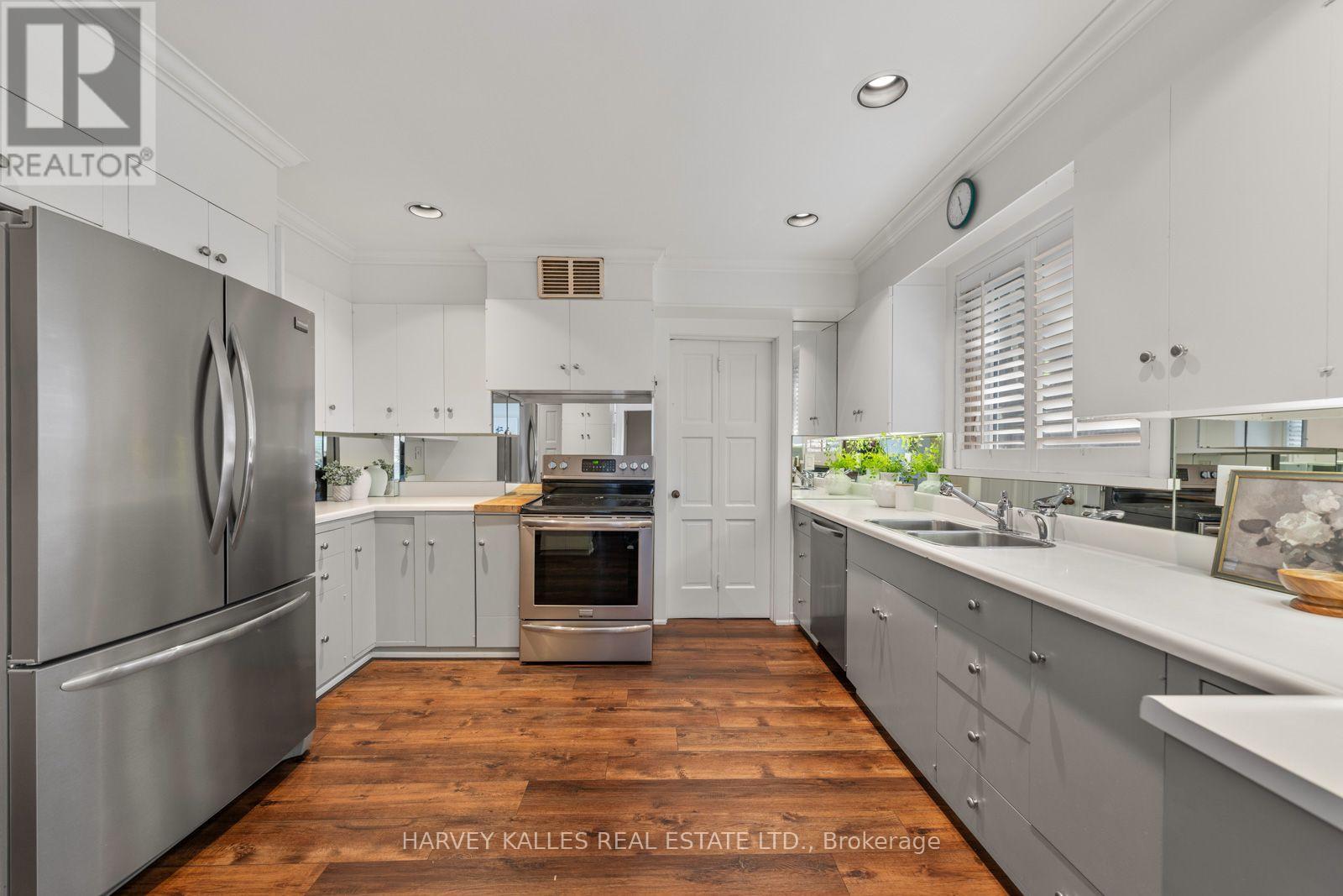 55 Wembley Road, Toronto, Ontario M6C 2G1 - Photo 12 - C13834500