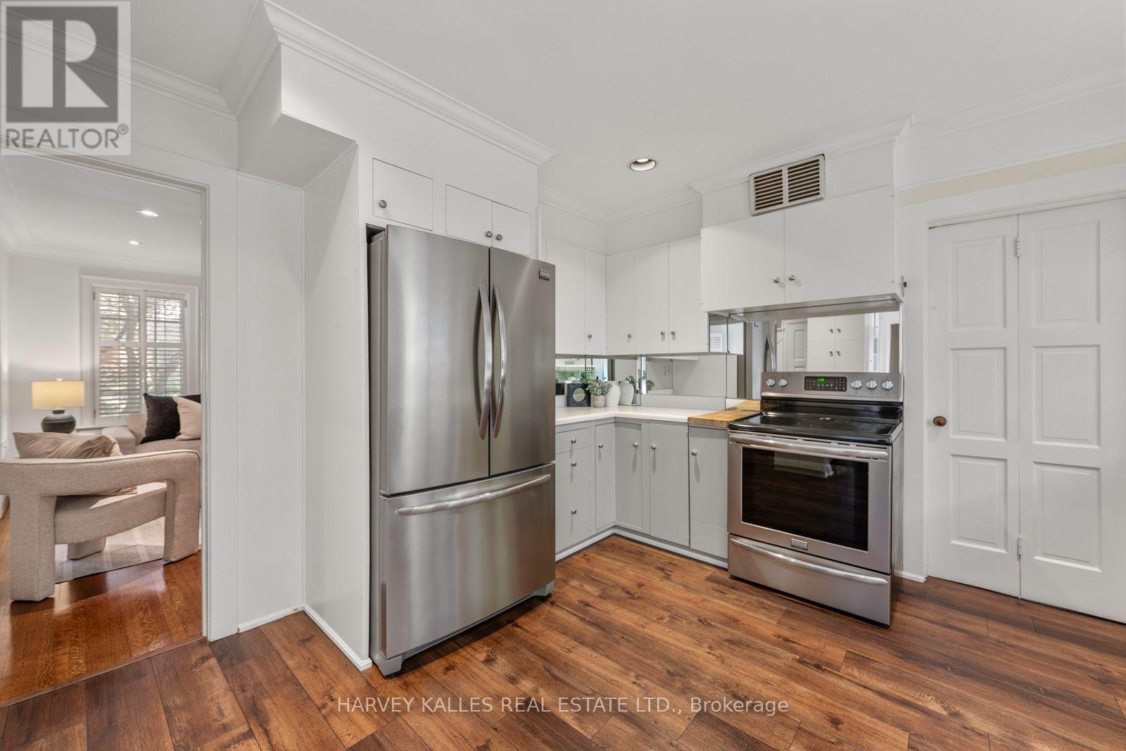 55 Wembley Road, Toronto, Ontario M6C 2G1 - Photo 13 - C13834500