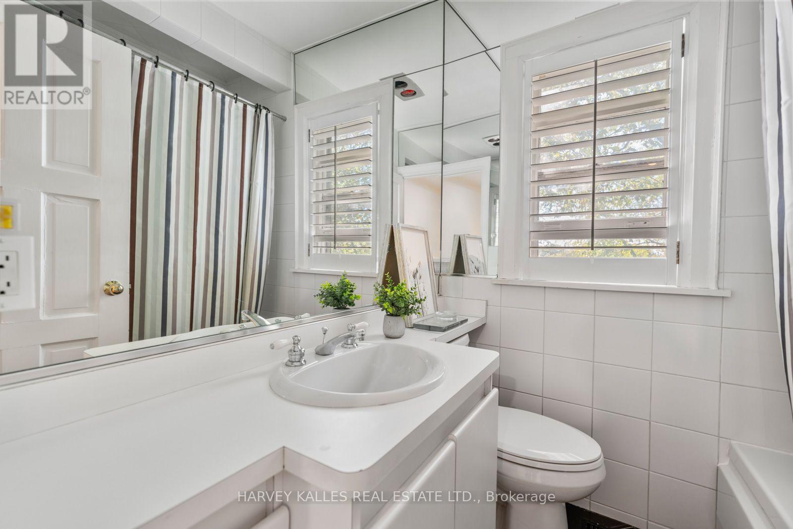 55 Wembley Road, Toronto, Ontario M6C 2G1 - Photo 18 - C13834500