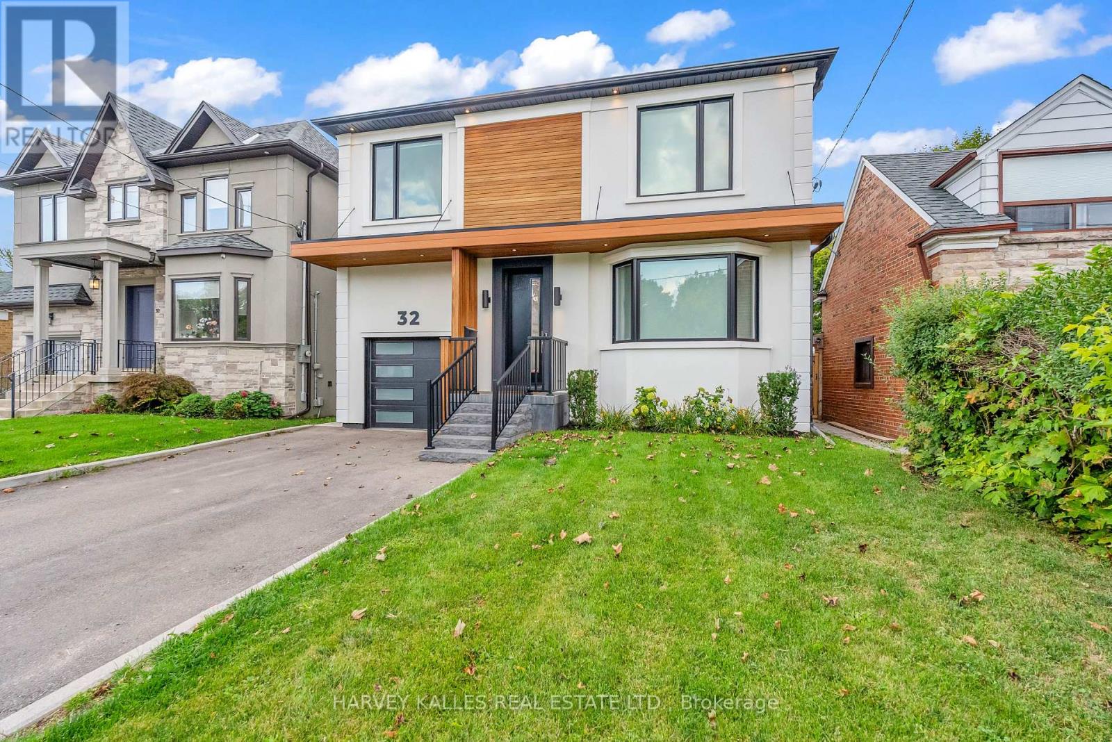 32 ALMONT ROAD, Toronto, Ontario