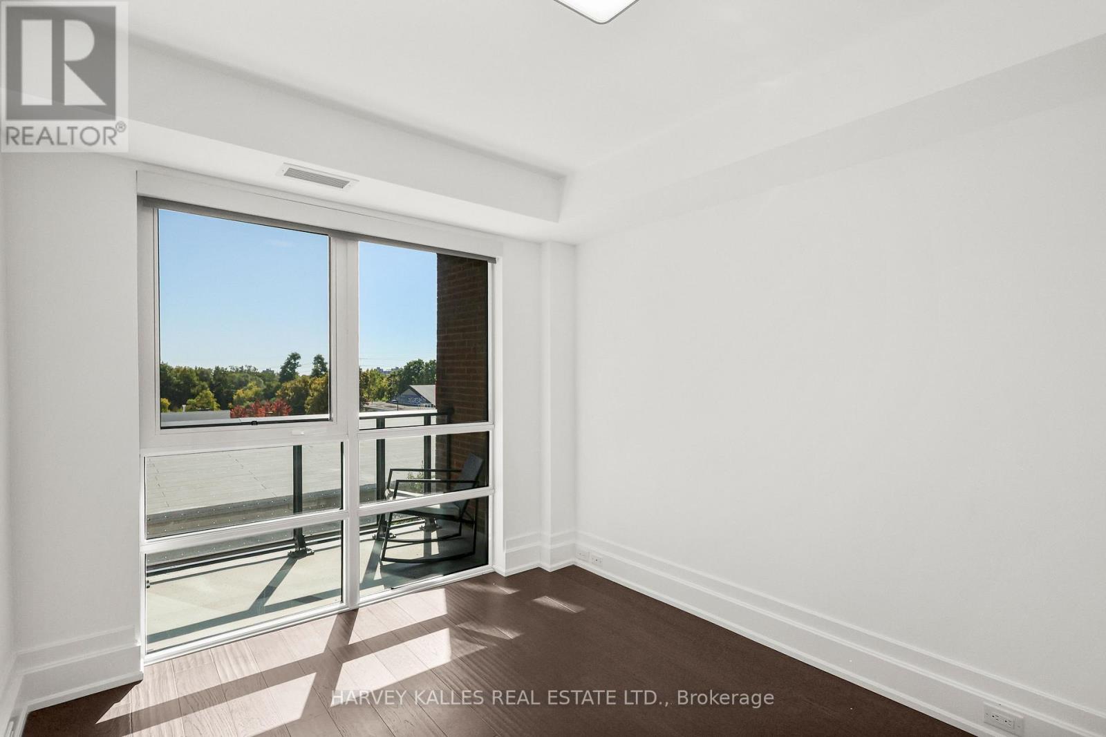 401 - 3 Southvale Drive, Toronto, Ontario M4G 1G1 - Photo 10 - C13838734