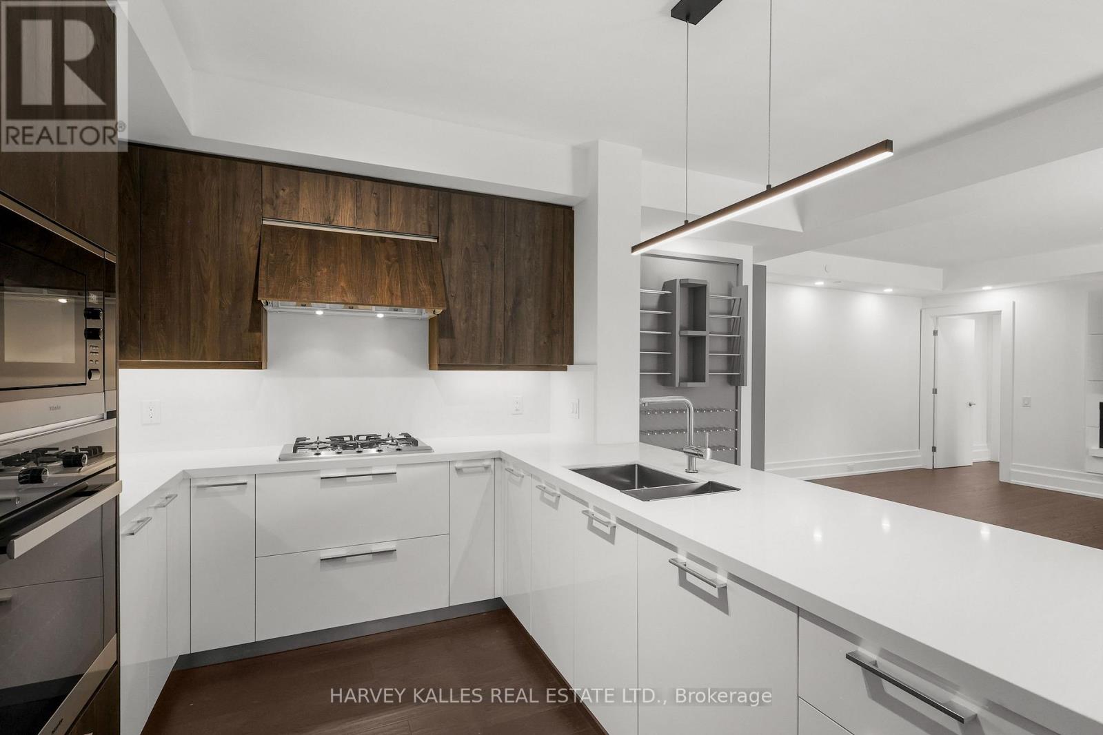 401 - 3 Southvale Drive, Toronto, Ontario M4G 1G1 - Photo 16 - C13838734