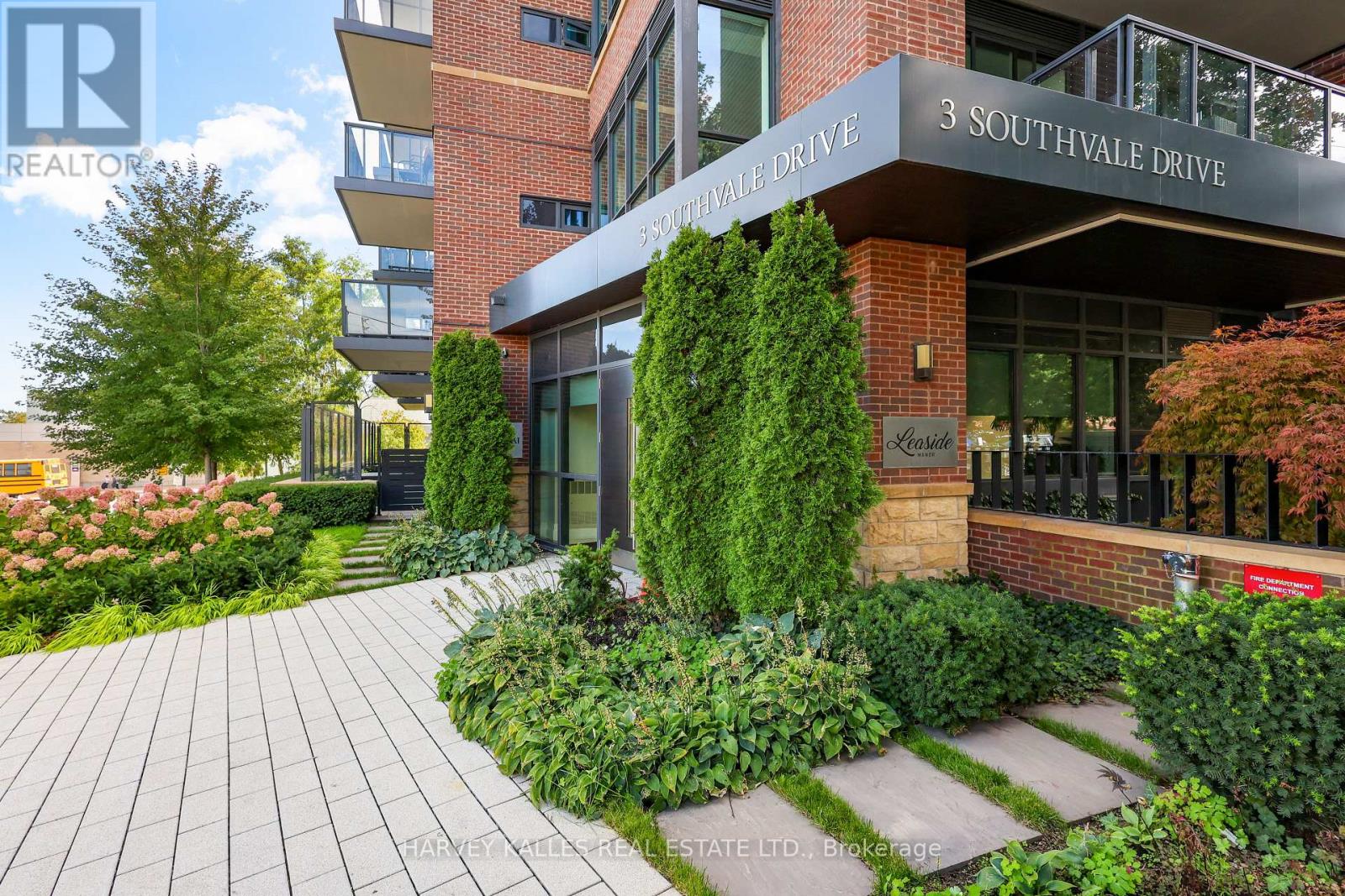 401 - 3 Southvale Drive, Toronto, Ontario M4G 1G1 - Photo 2 - C13838734